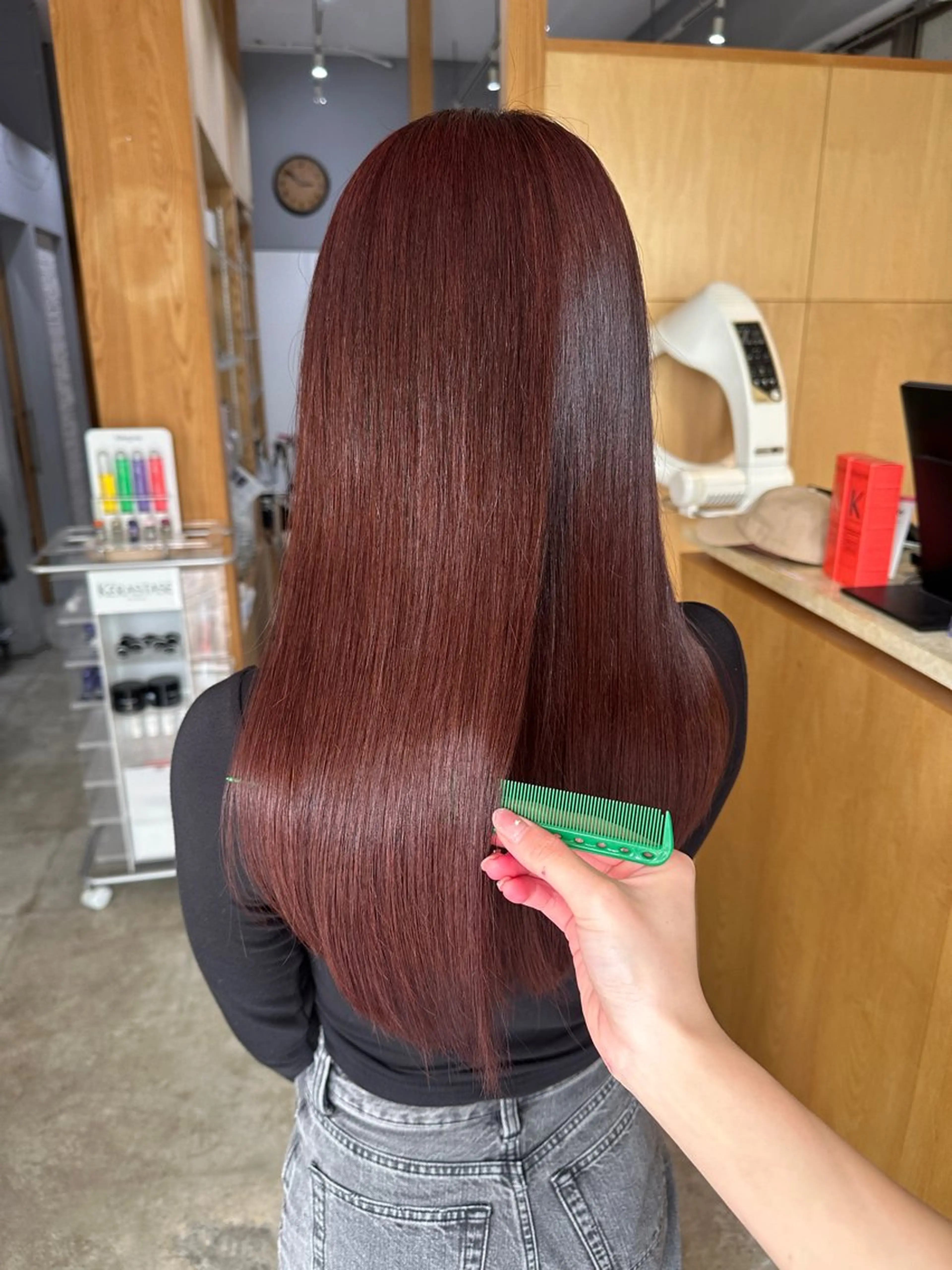 ミディアム 縮毛矯正 カット 縮毛矯正 トリートメント miloc MOMOKAのヘアスタイル