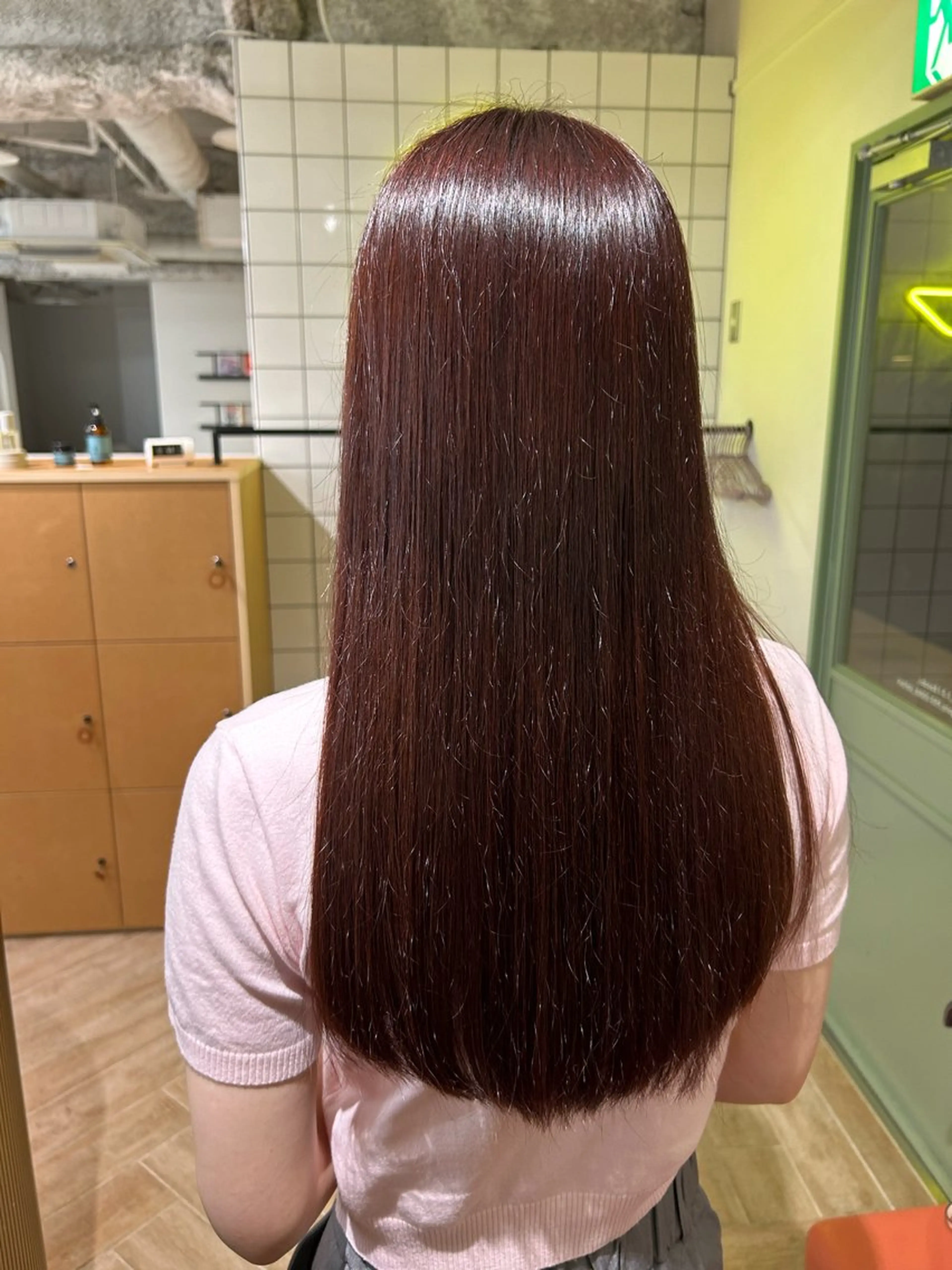 ロング カラー ヘアカラー ベージュ/ダブルカラ ー/新潟駅/青柳萌果のヘアスタイル