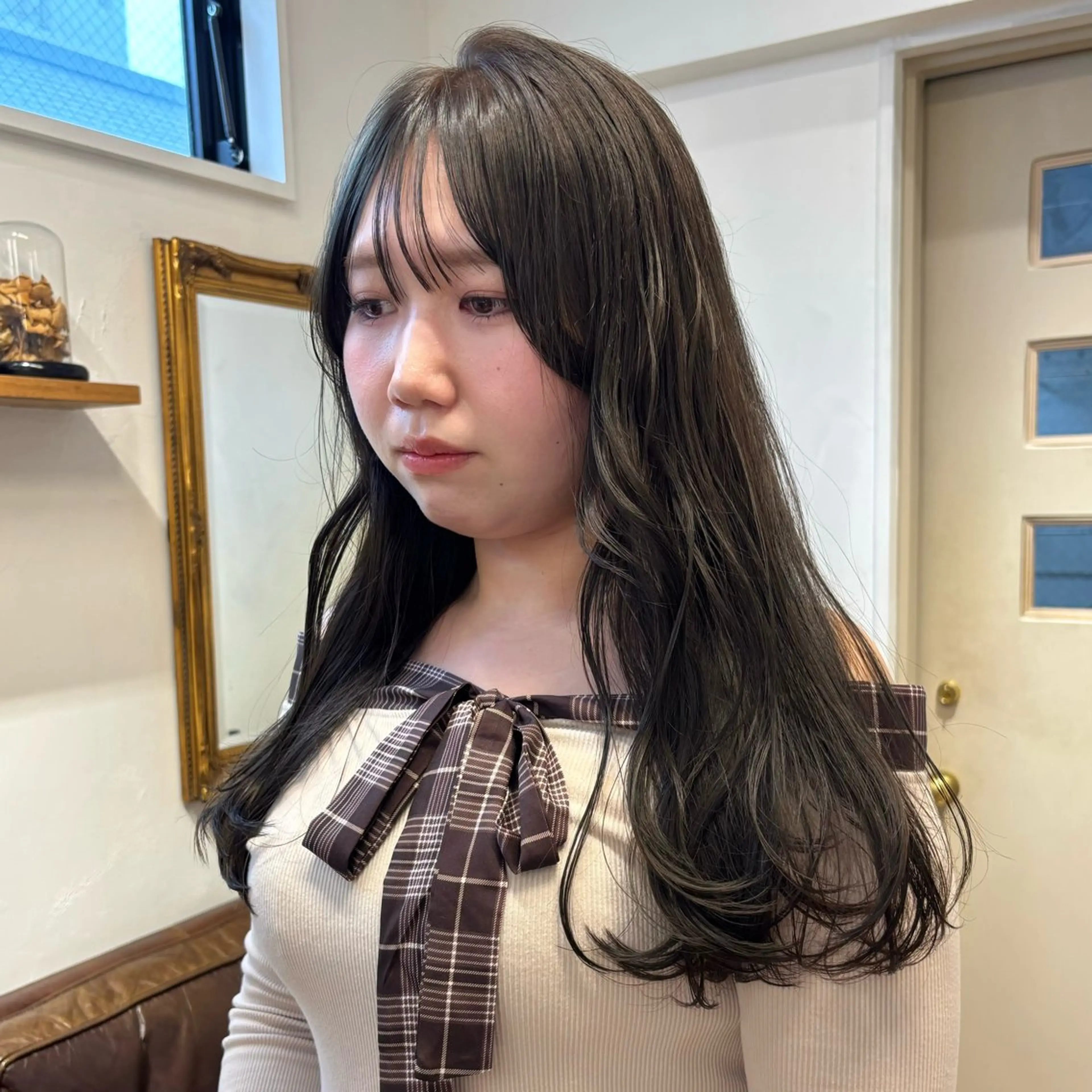 ロング カット ヘアカラー トリートメント 盛れる透明感カラー・ momokaのヘアスタイル