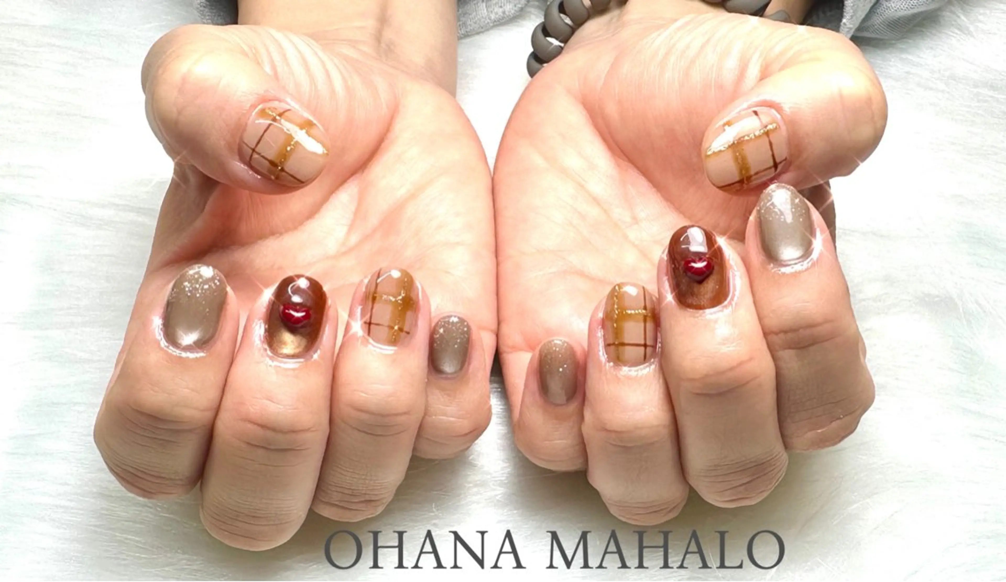 ネイル ブラウン ハート マグネットネイル 赤色 バレンタイン Nailist Erikaのネイルデザイン