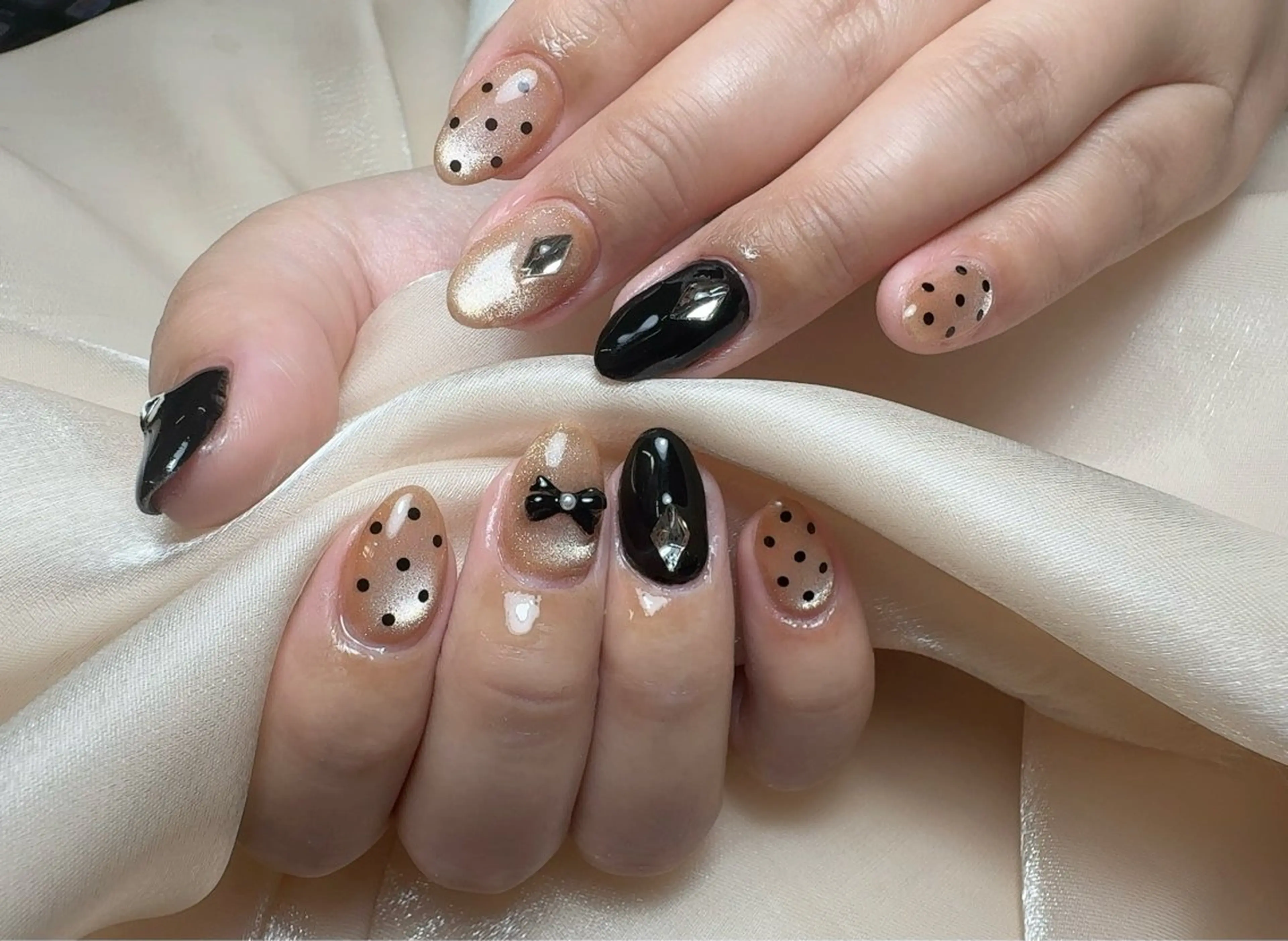 ネイル ハンドネイル LR.ONE リナのネイルデザイン