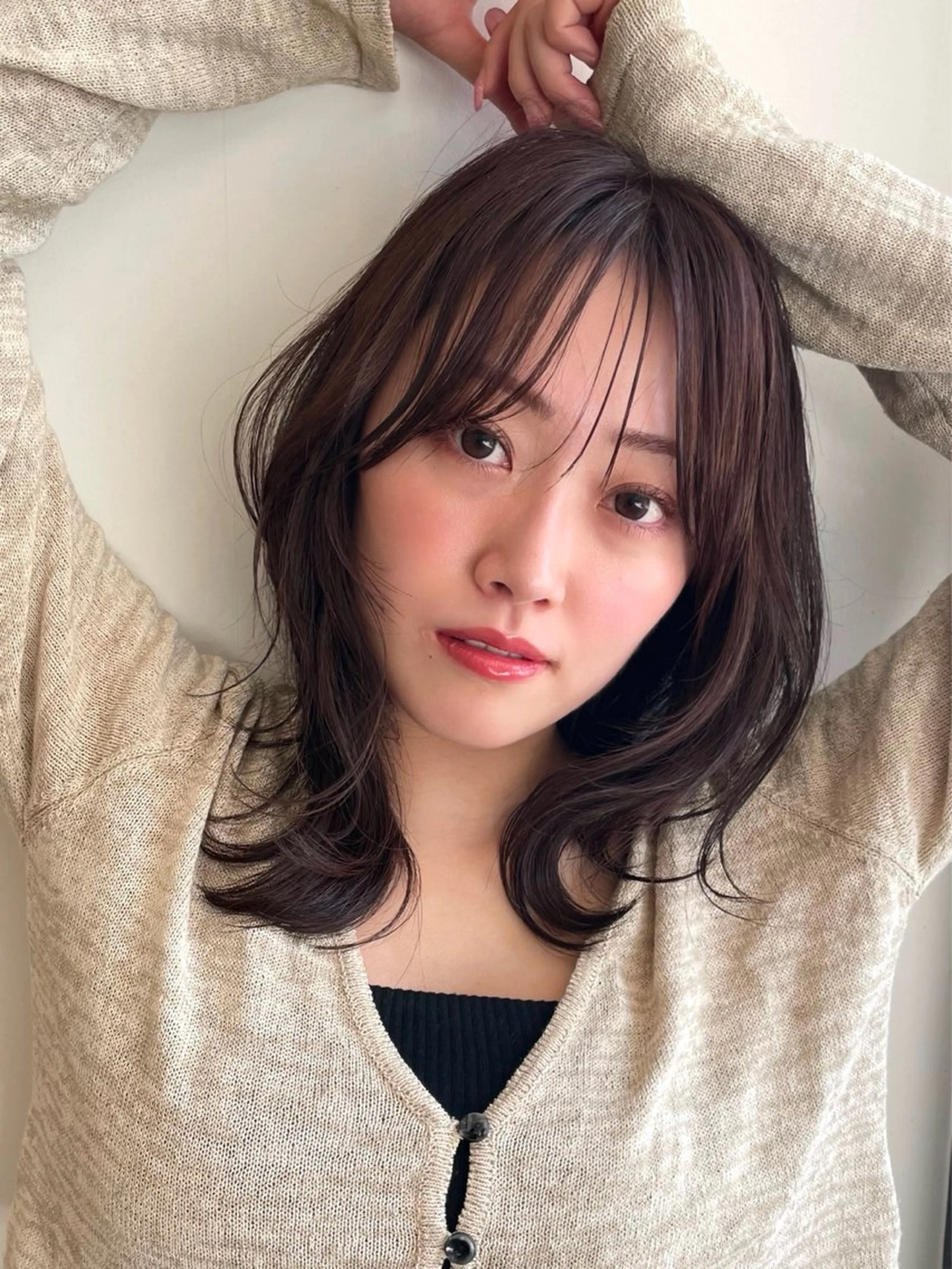 セミロング カラー 切りっぱなしボブ ベージュカラー 透明感カラー ラベンダーカラー ボブ カット ヘアカラー トリートメント LadA AIのヘアスタイル