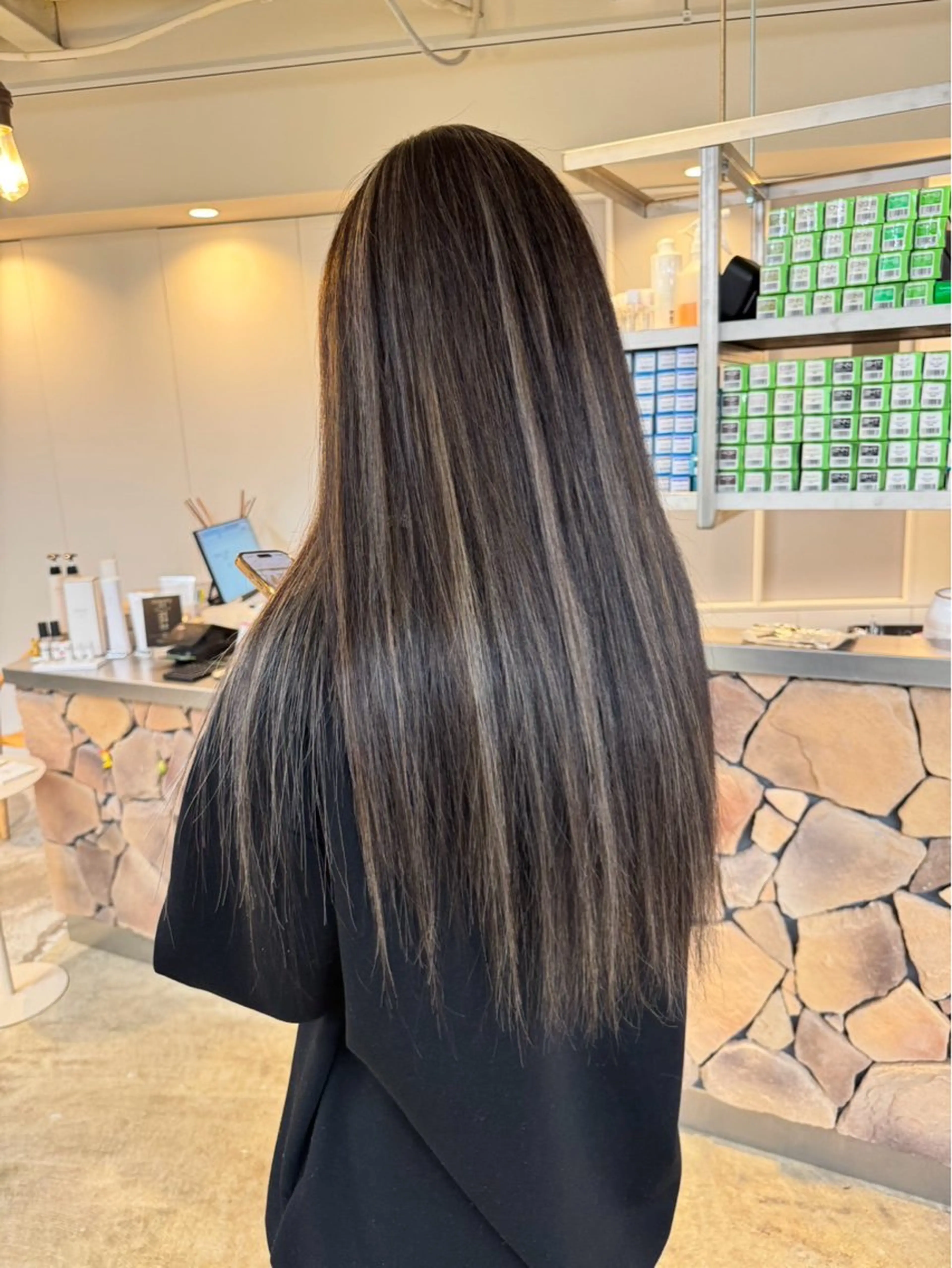 ロング カラー ブリーチ ヘアカラー fand / HINAのヘアスタイル