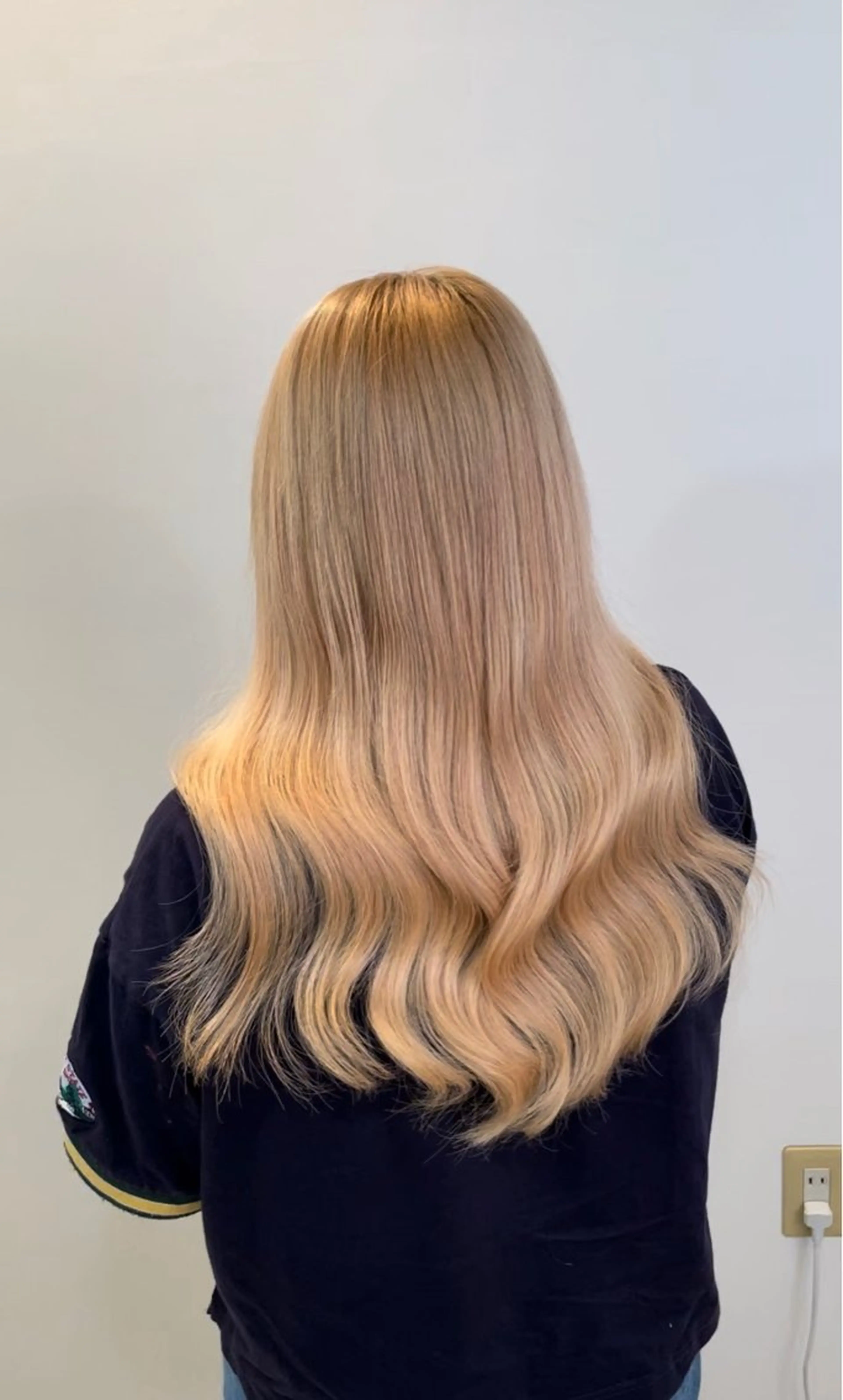 ロング ヘアカラー wistell所属・ハイトーン/艶カラー sarina🩷のヘアスタイル