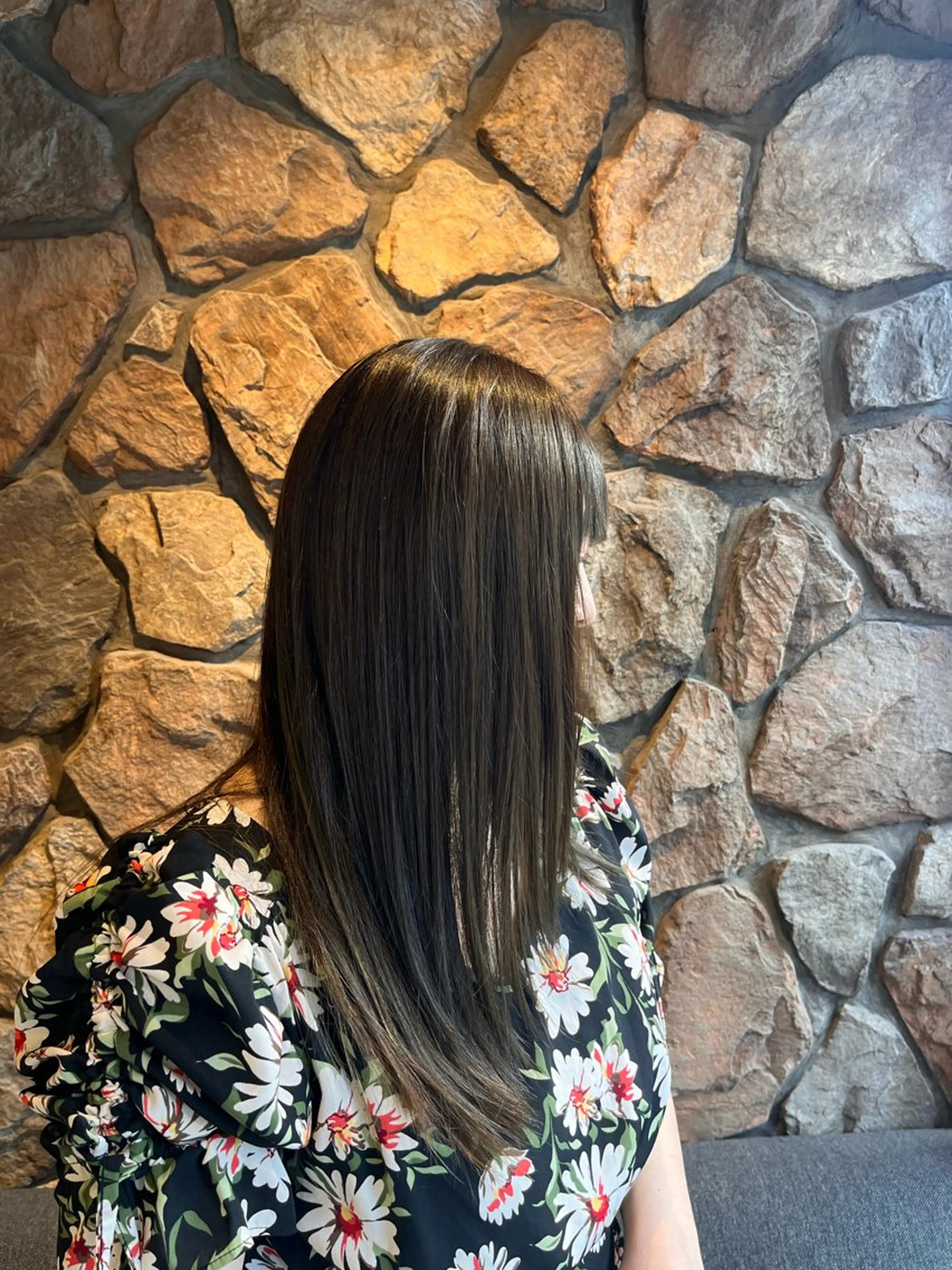 ミディアム カラー まろやかなベージュ 小池春樹のヘアスタイル