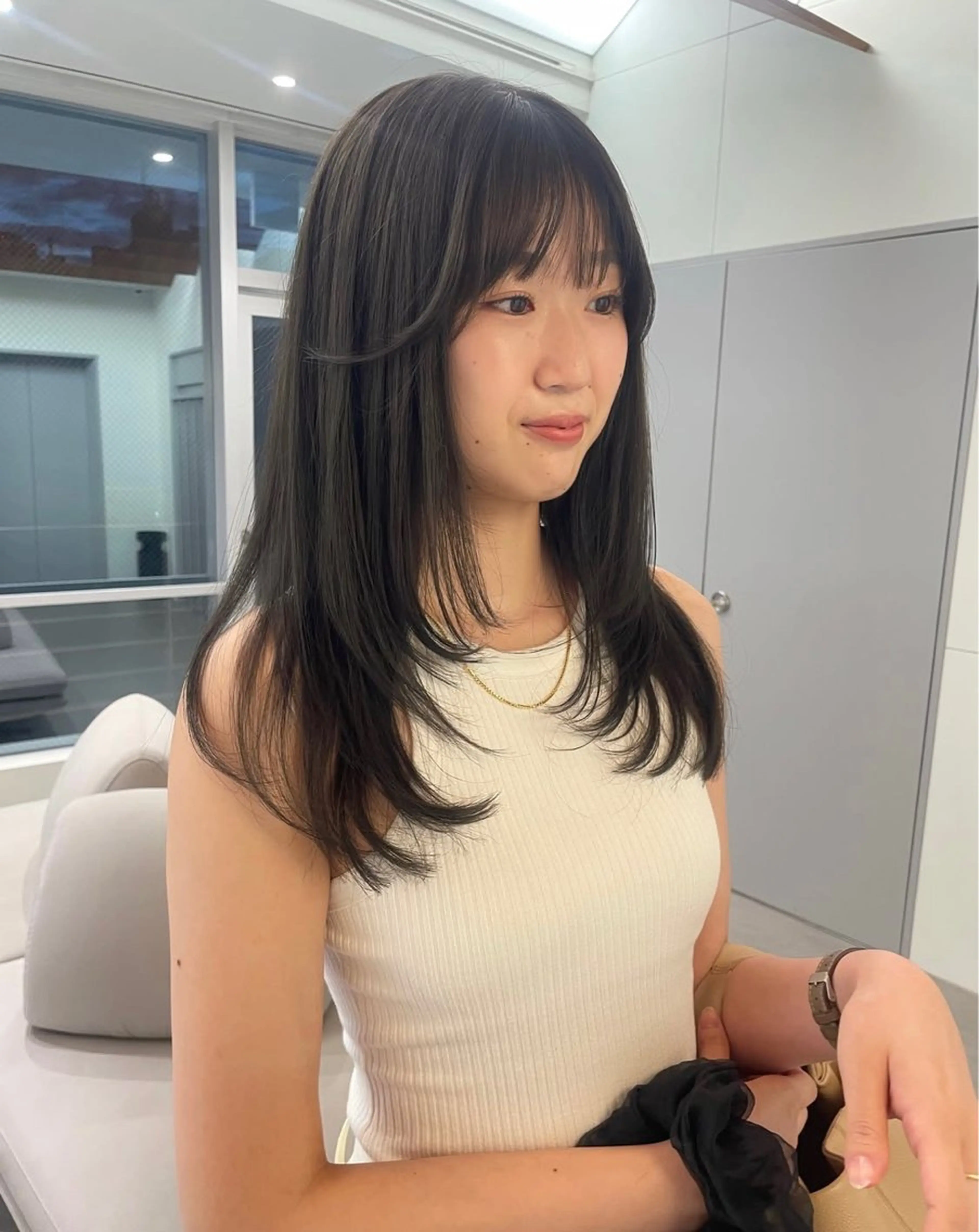 ロング レイヤーカット 高発色ブリーチ/ ハイレイヤー🪽aiのヘアスタイル