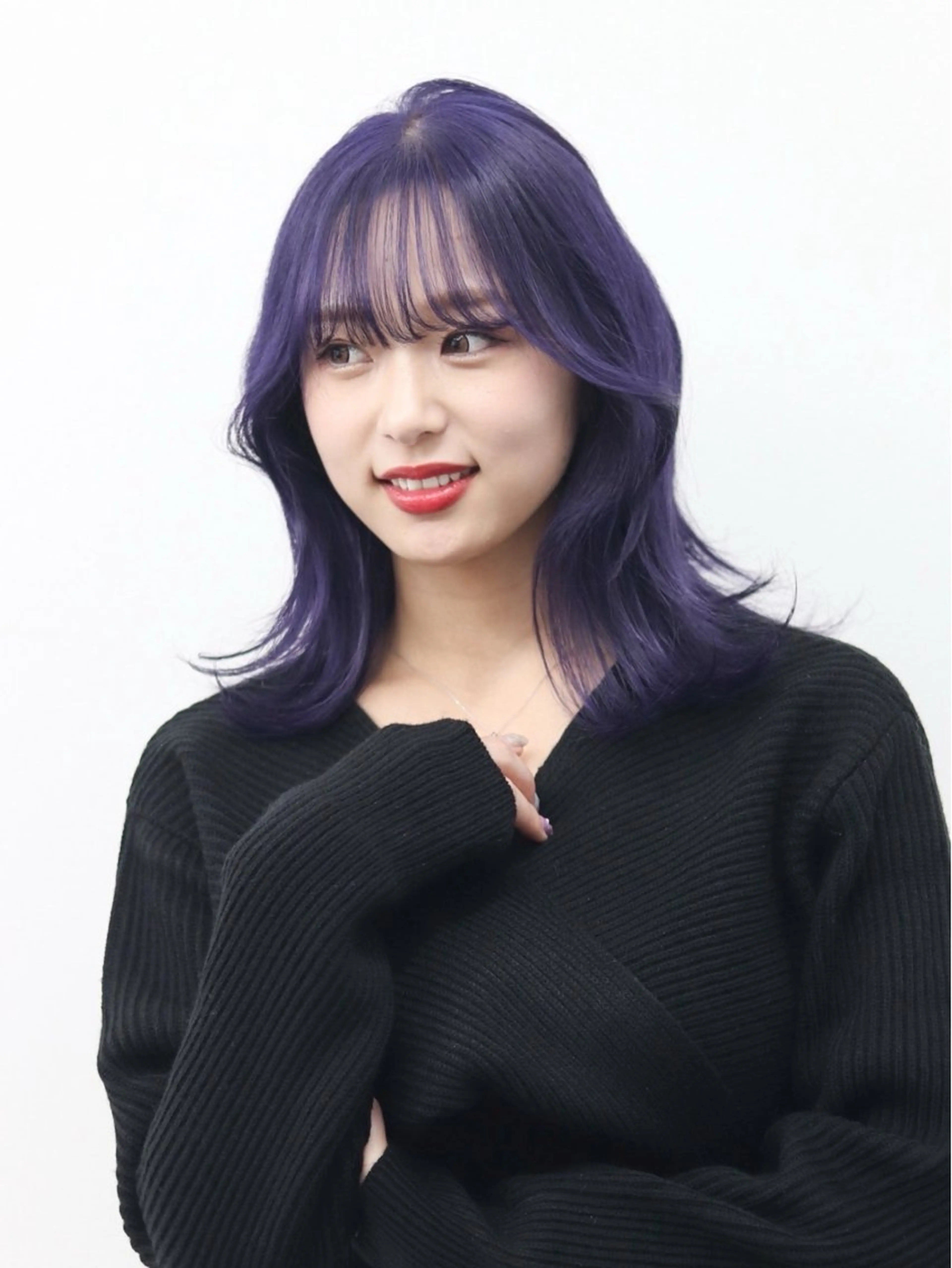 セミロング カラー ヘアアレンジ キッズ ヘアカラー 西口徒歩20秒 寒色 カラーミディアムヘアのヘアスタイル