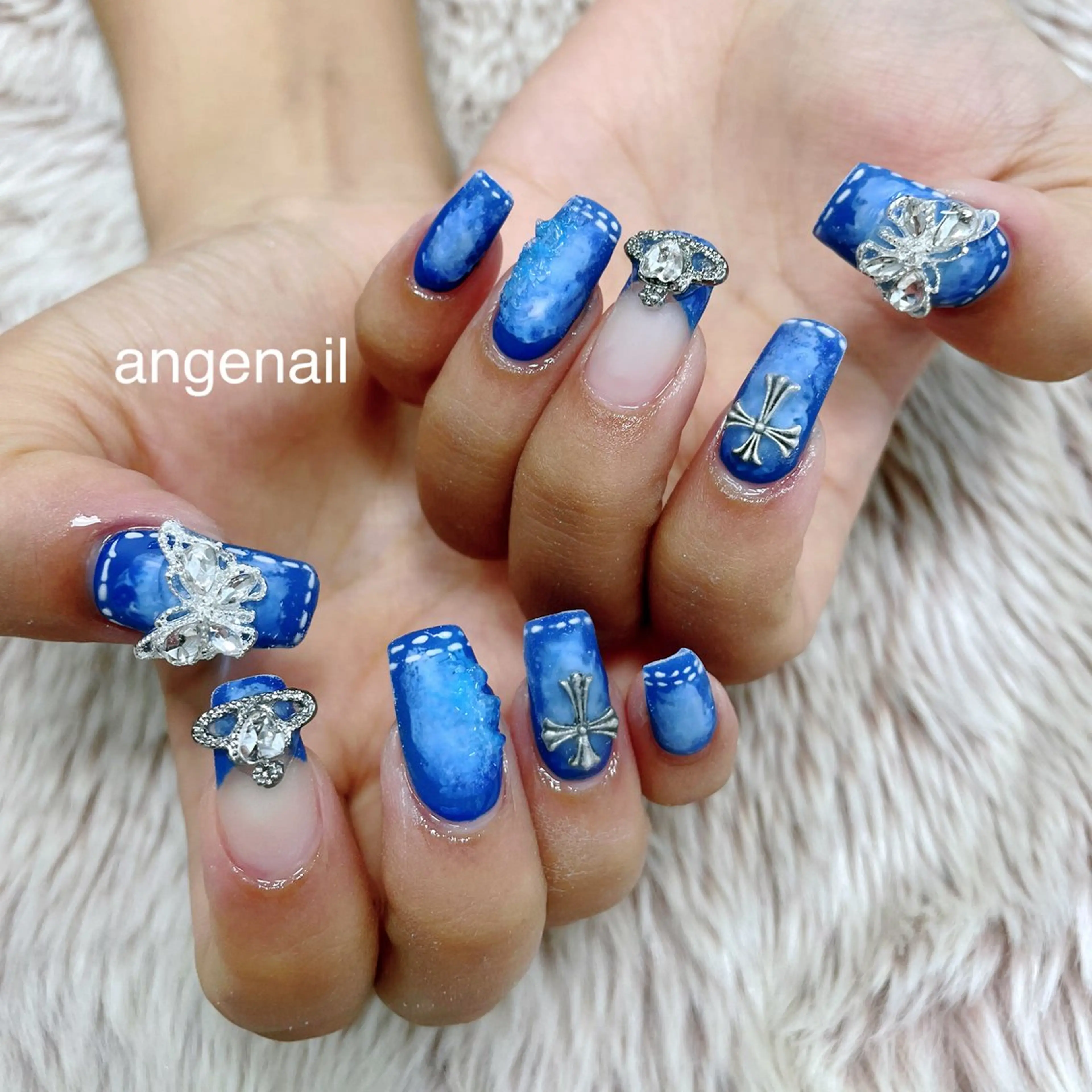 ネイル ハンドネイル オーナーネイリスト MAKIのネイルデザイン