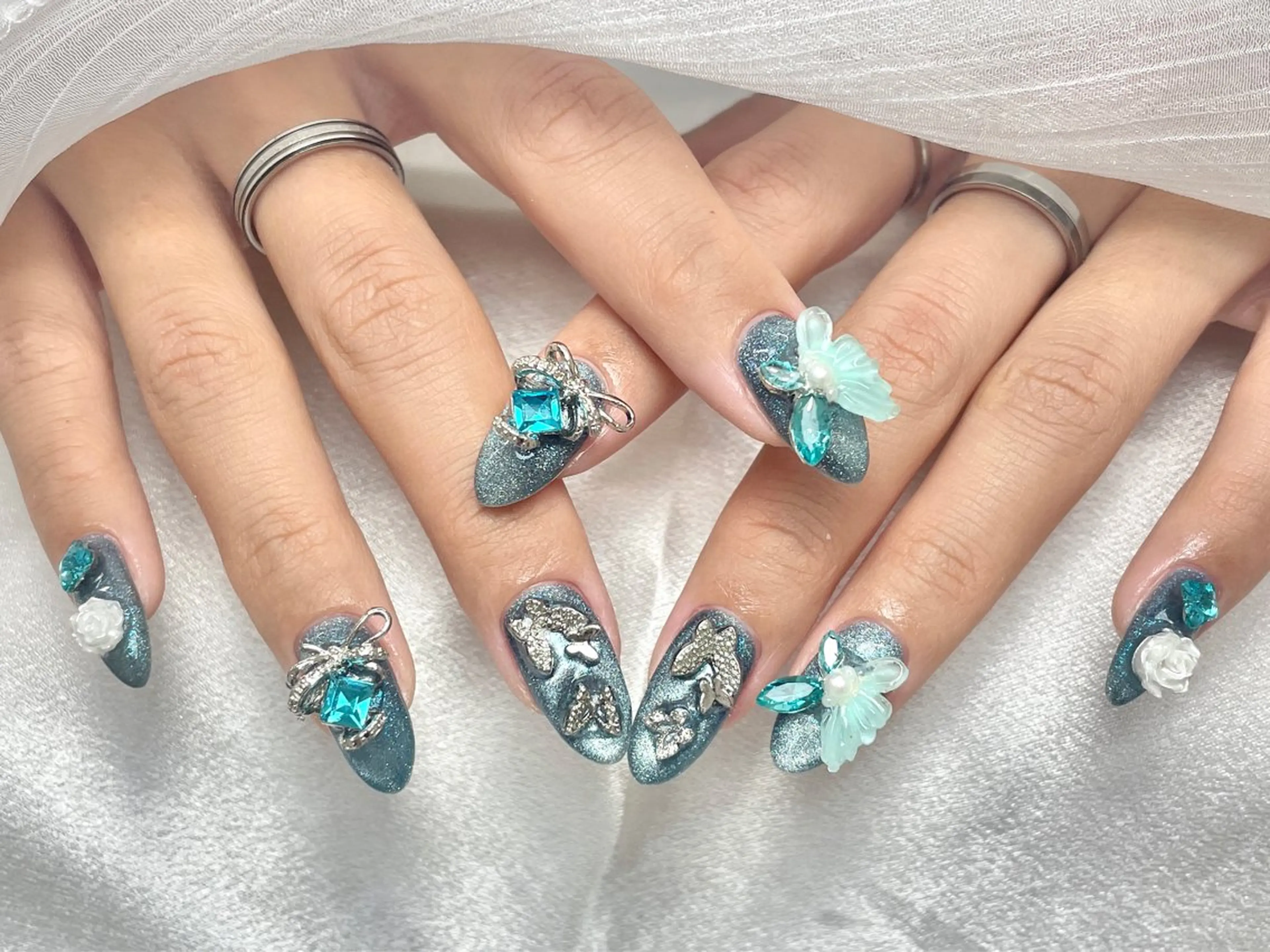 ネイル 夏 目のネイルデザイン