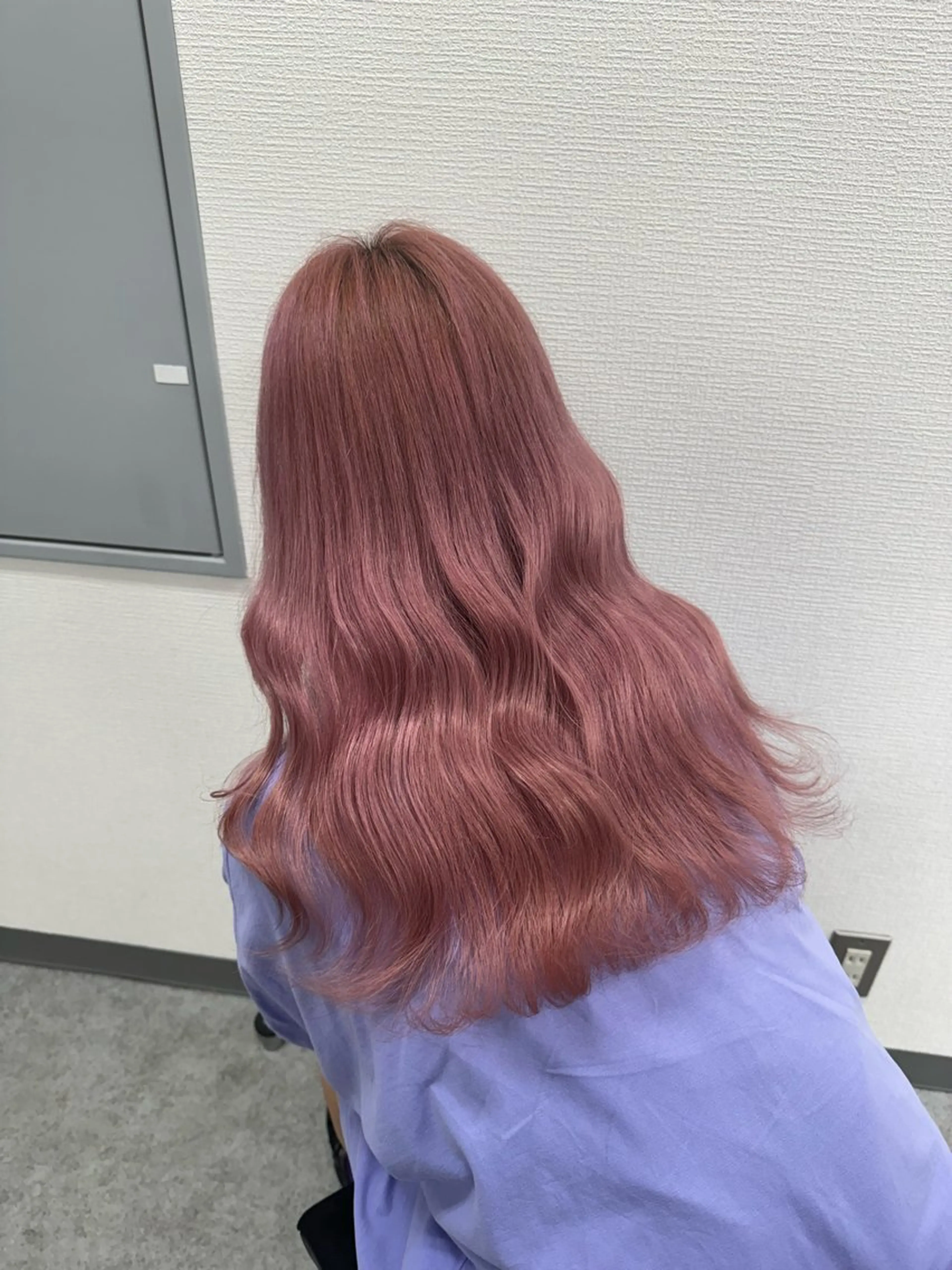 ロング カラー ヘアアレンジ ベージュカラー ピンクカラー ピンクベージュ ヘアカラー トリートメント 韓国レイヤーカット /韓国トレンドカラーのヘアスタイル