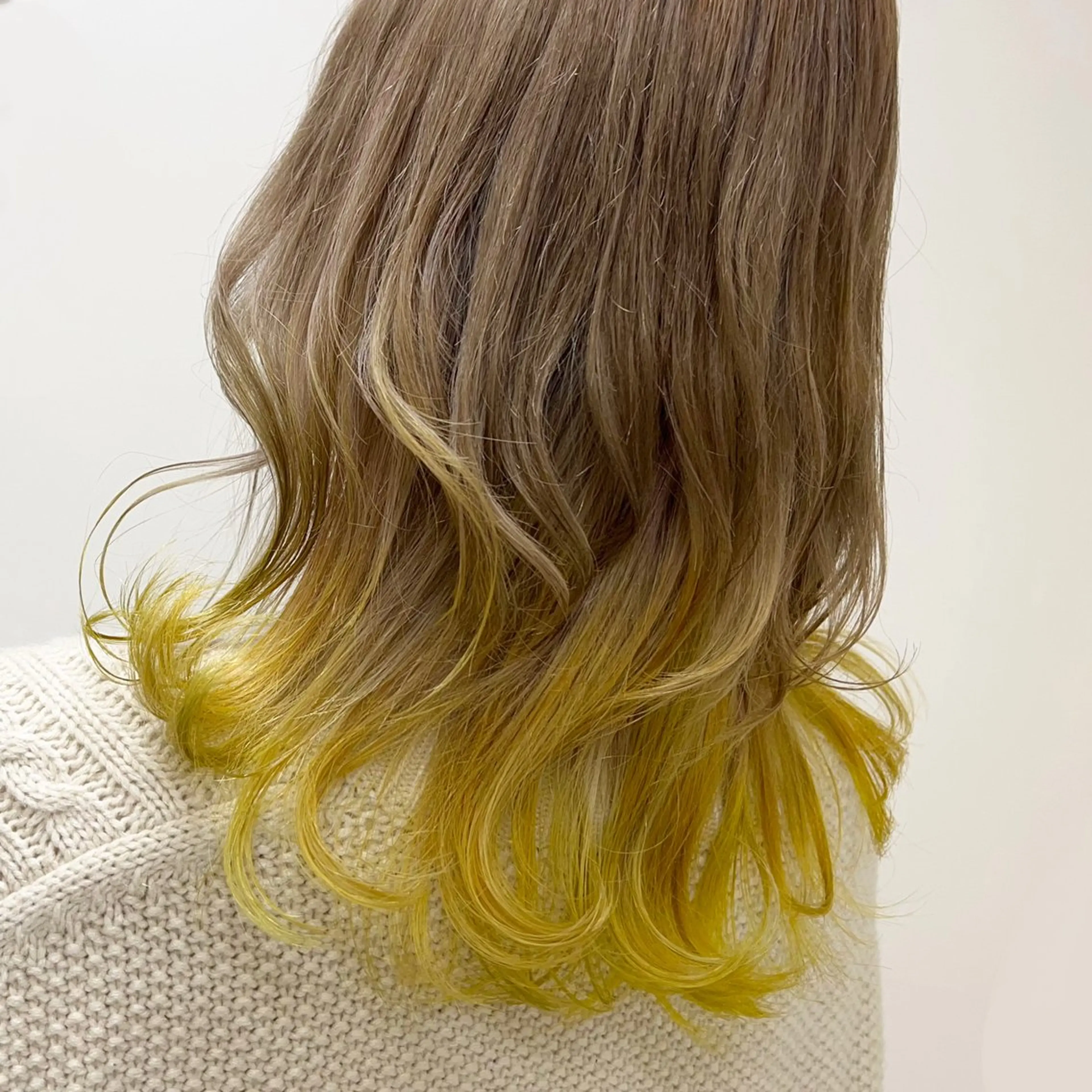 ミディアム カラー SALOWIN神戸三宮所属・山崎 美奈のヘアスタイル