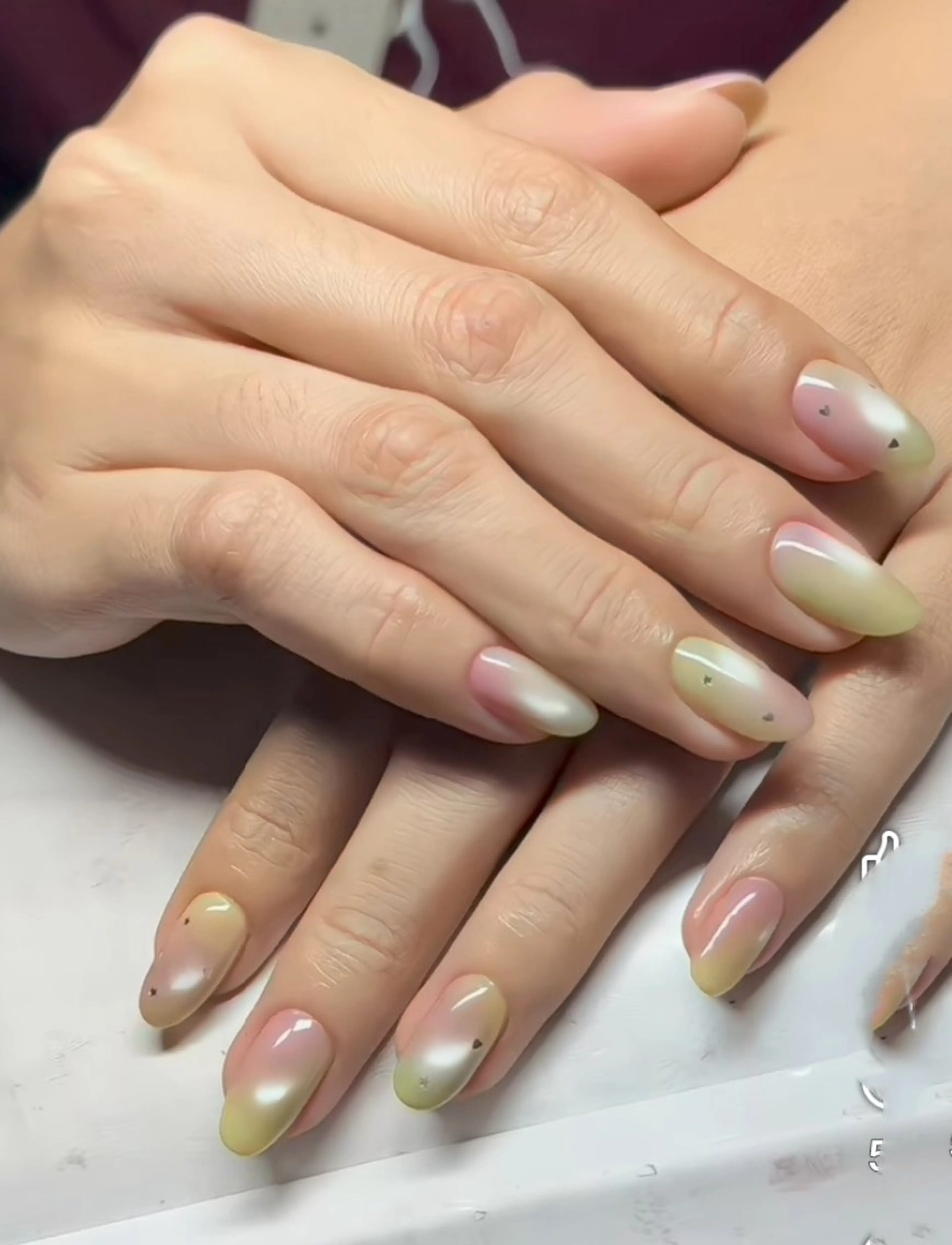 ネイル グラデーション マグネットネイル ヒナネイルサロン所属・Hina ネイルサロンのネイルデザイン