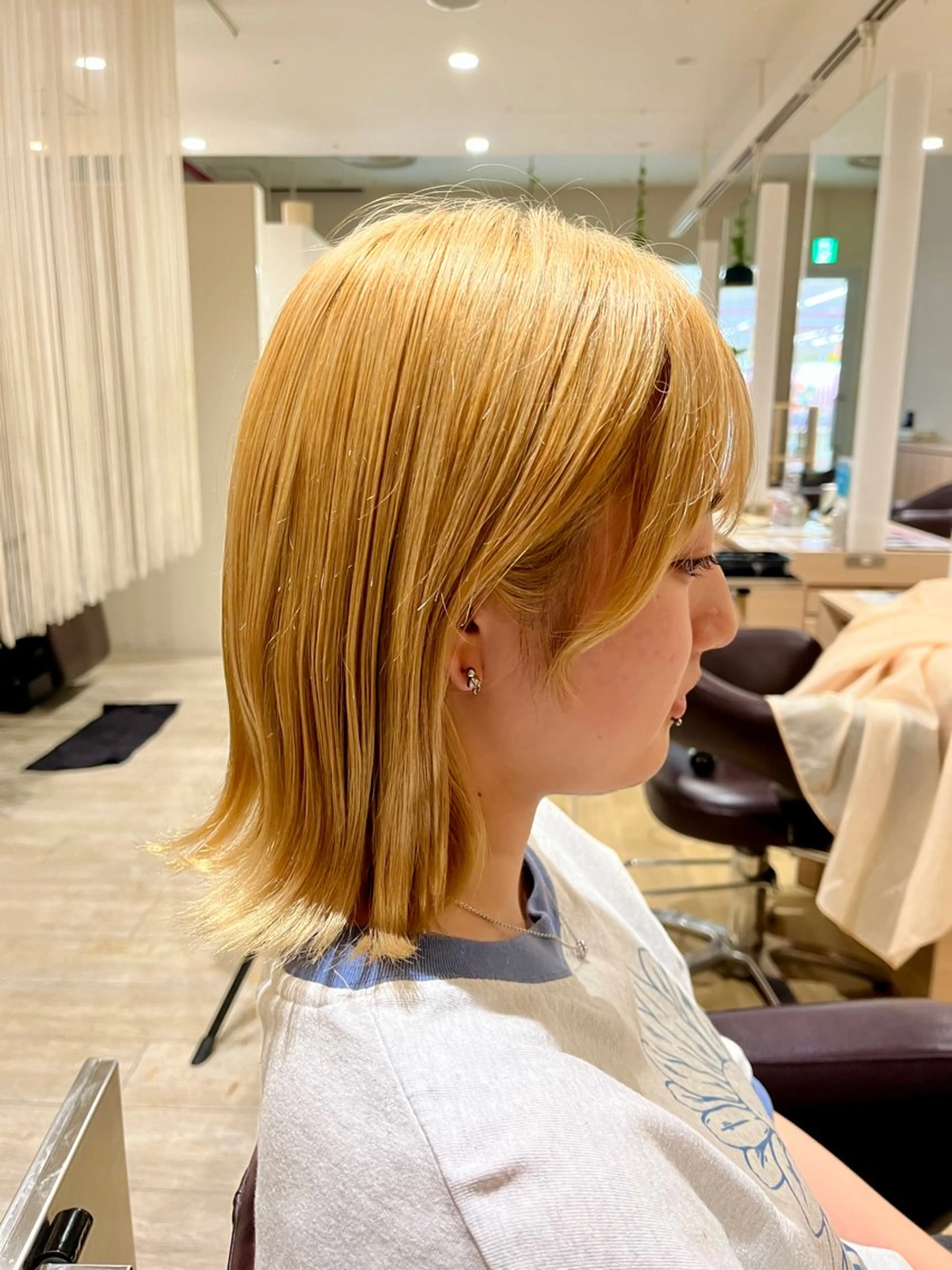 ミディアム カラー ブロンド ボブ メンズカット／パーマ 牛尾丈のヘアスタイル