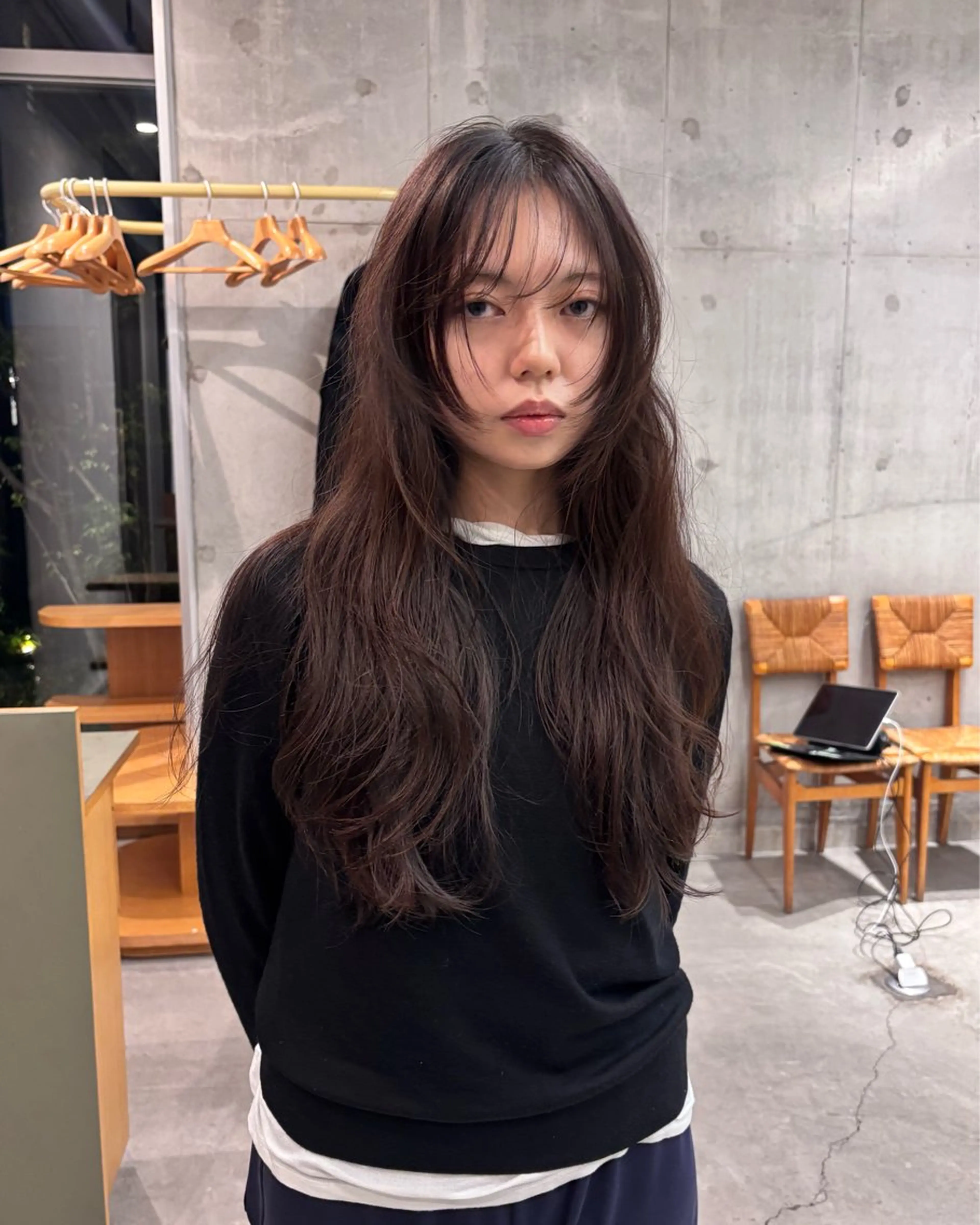 ロング カラー ロングレイヤー アッシュ アッシュブラウン ベージュカラー ブラウンカラー living所属・艶感カラー/レイヤー /chihanaのヘアスタイル