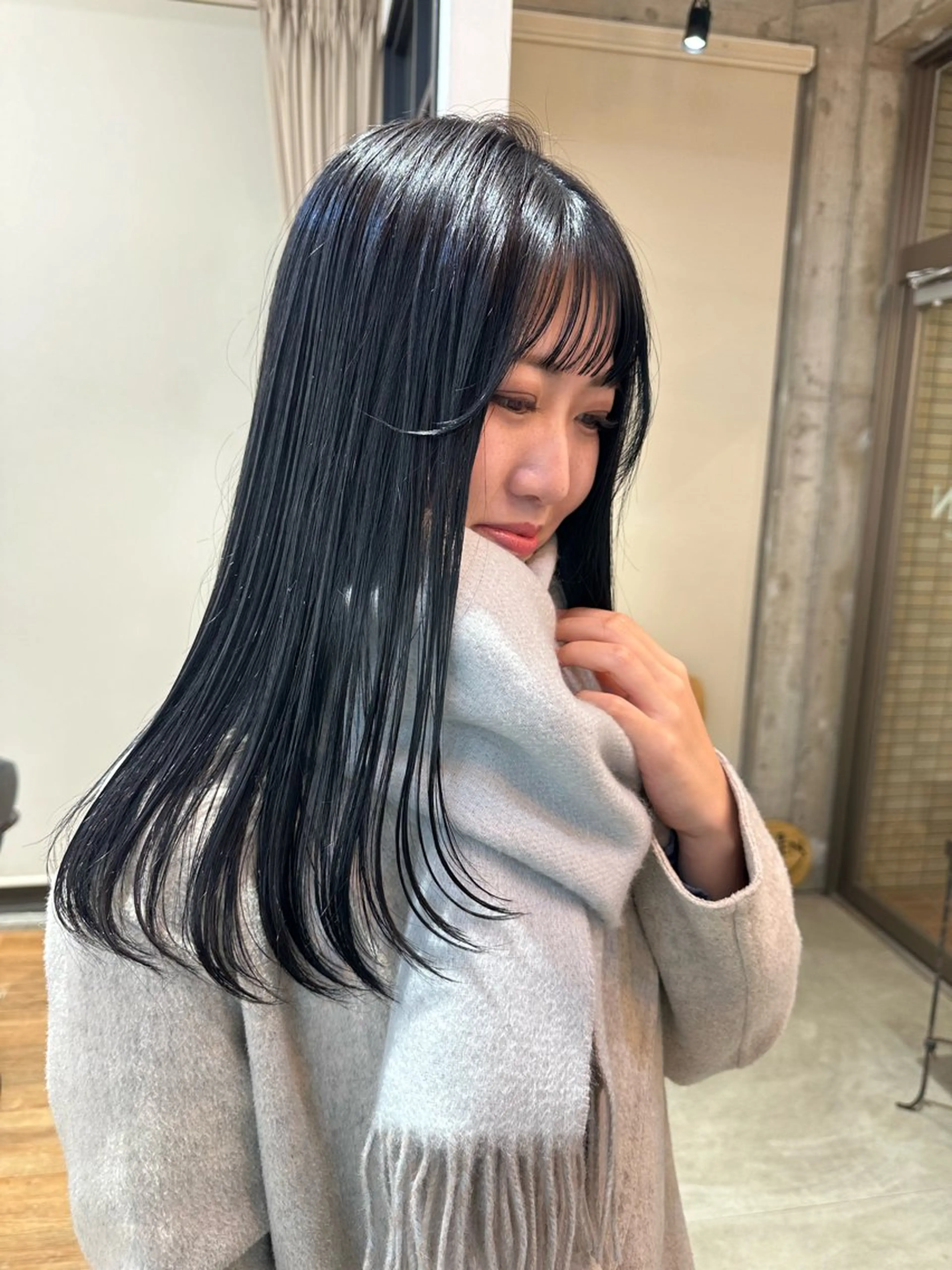 ロング カラー 黒髪 ブルーカラー ブルーブラック OLSEN D.B.A BALLOON HAIR所属・さとう あやかのヘアスタイル