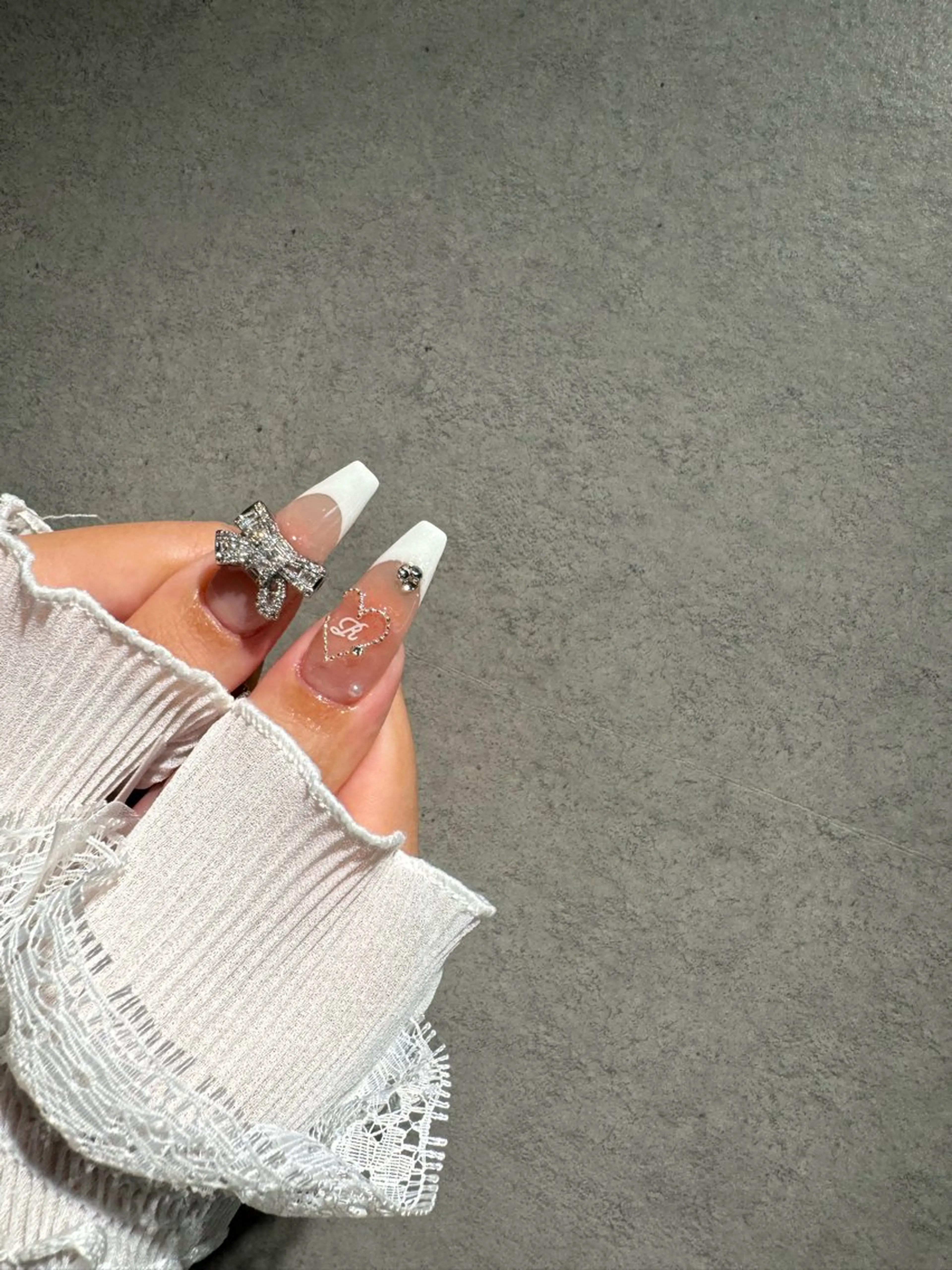 ネイル I-nailロング /ワンホン/キラキラのネイルデザイン