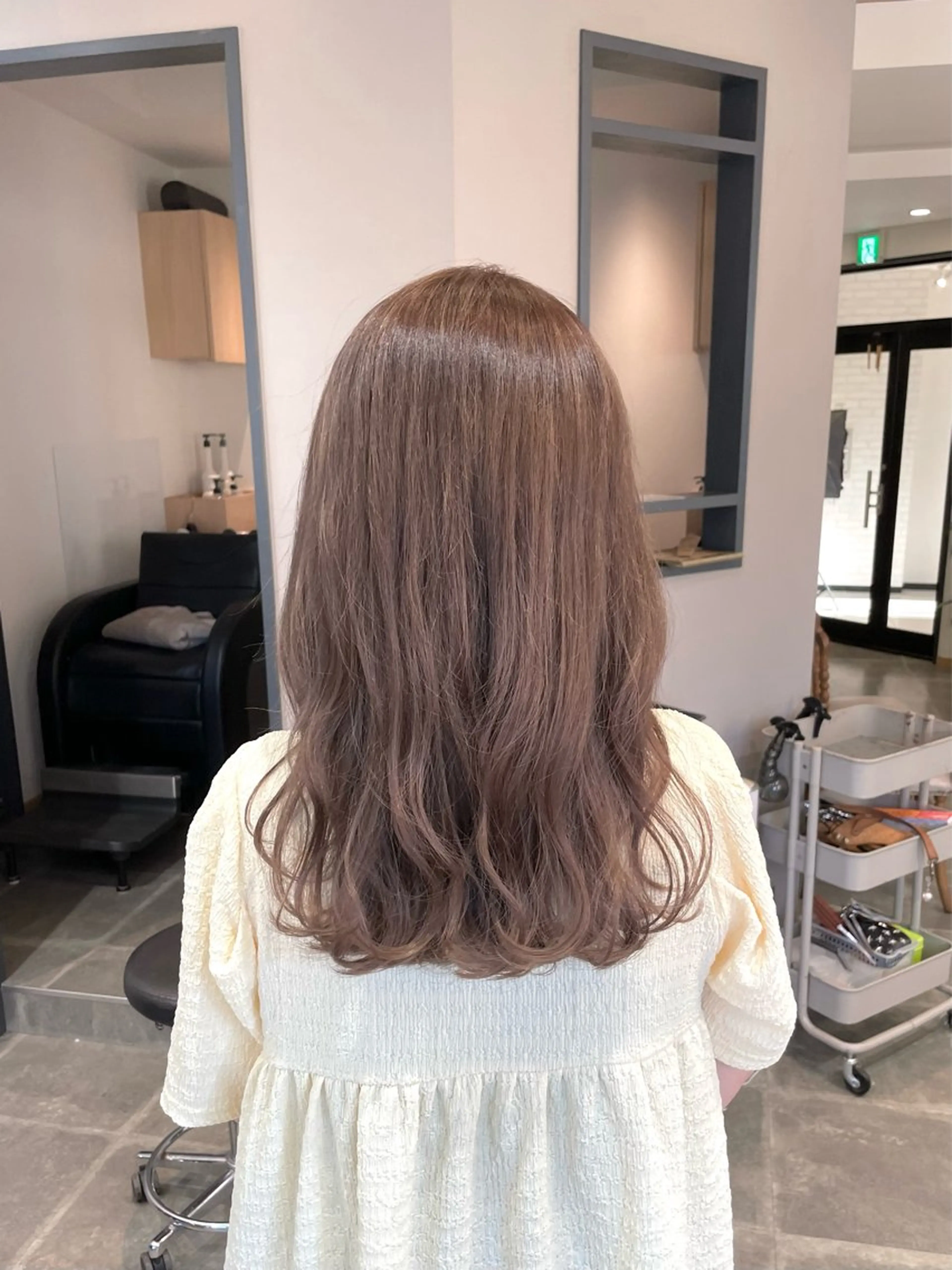 セミロング カラー カット ヘアカラー トリートメント 西村 れいのヘアスタイル