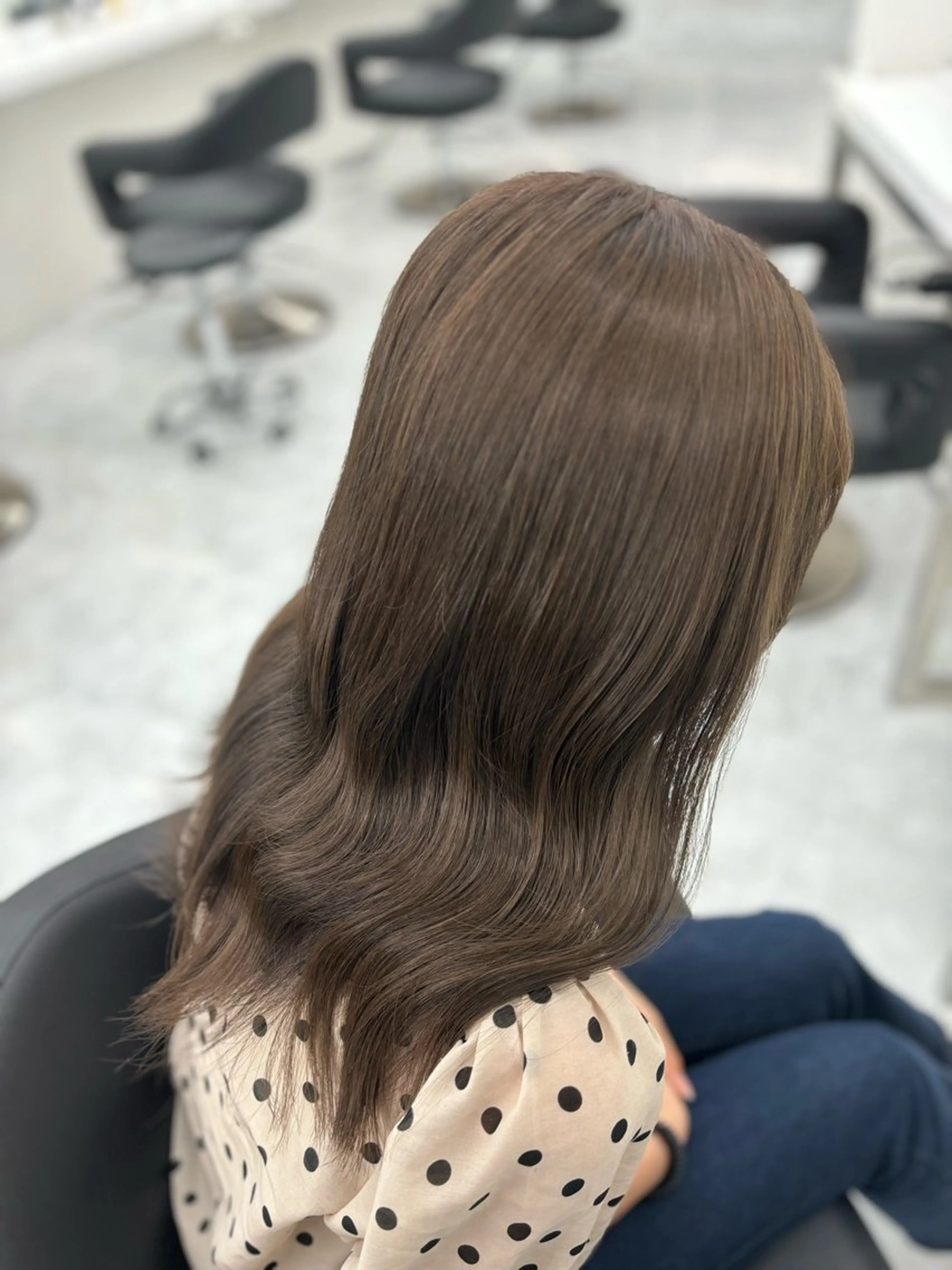 ミディアム カラー ベージュカラー オリーブベージュ モテ髪💕ハイトーン ベージュ yuriaのヘアスタイル