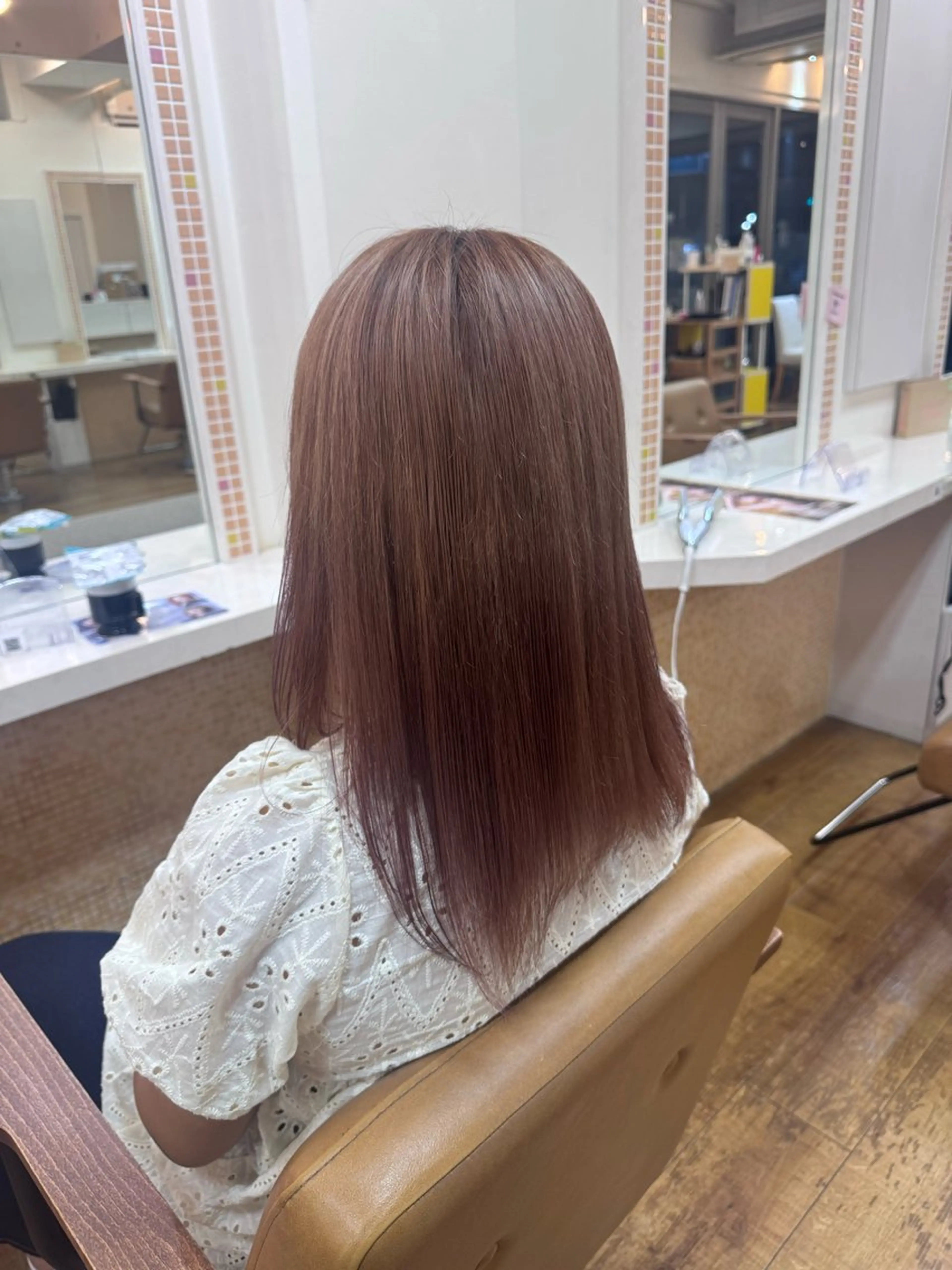 セミロング ヘアカラー KAMI-YU所属・森 千明のヘアスタイル