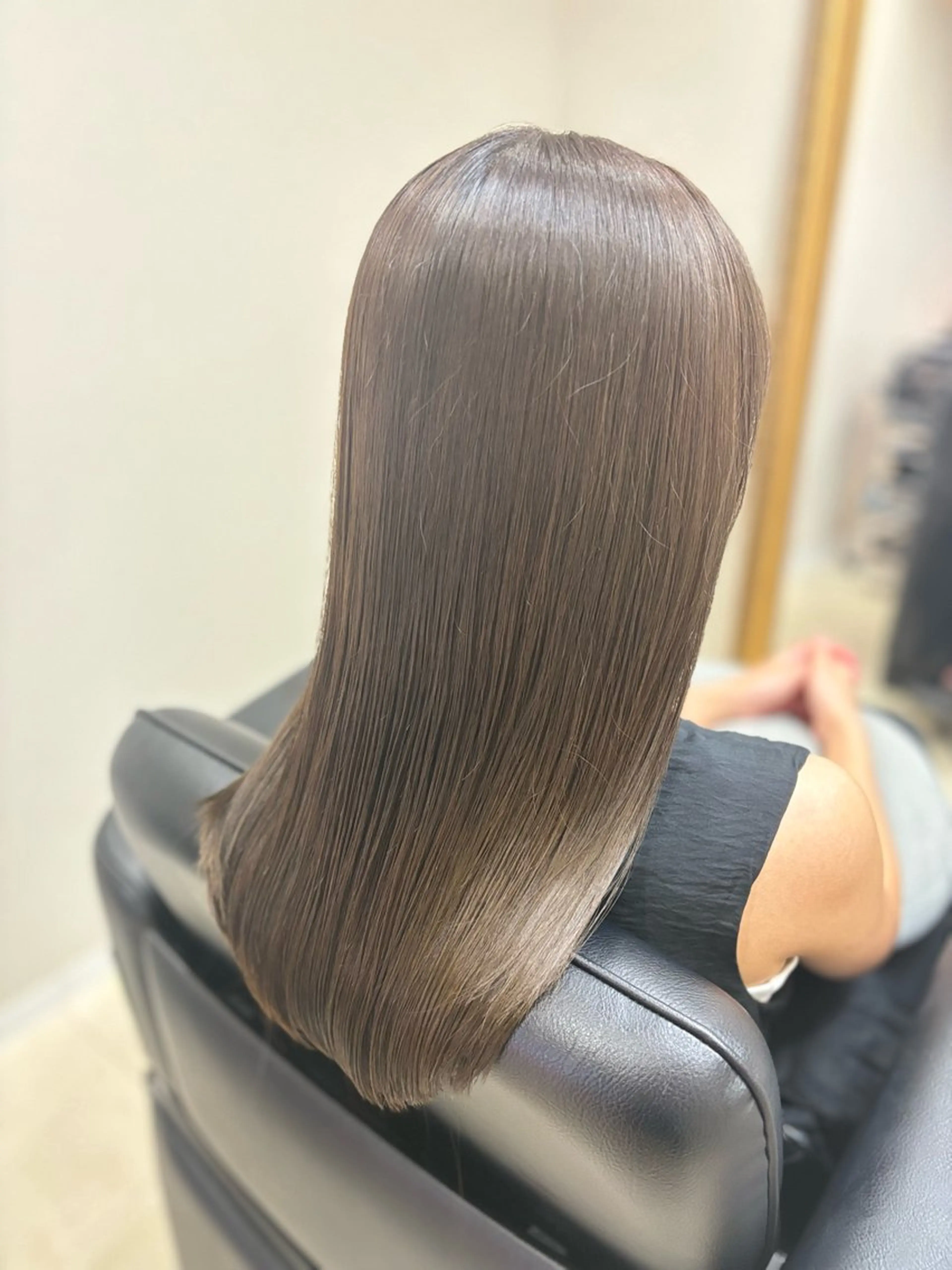 ミディアム カラー カット 縮毛矯正 トリートメント Carrefour LOCO Kyogoku八潮店【カルフールロコキョウゴク】所属・LOCO Aikaのヘアスタイル