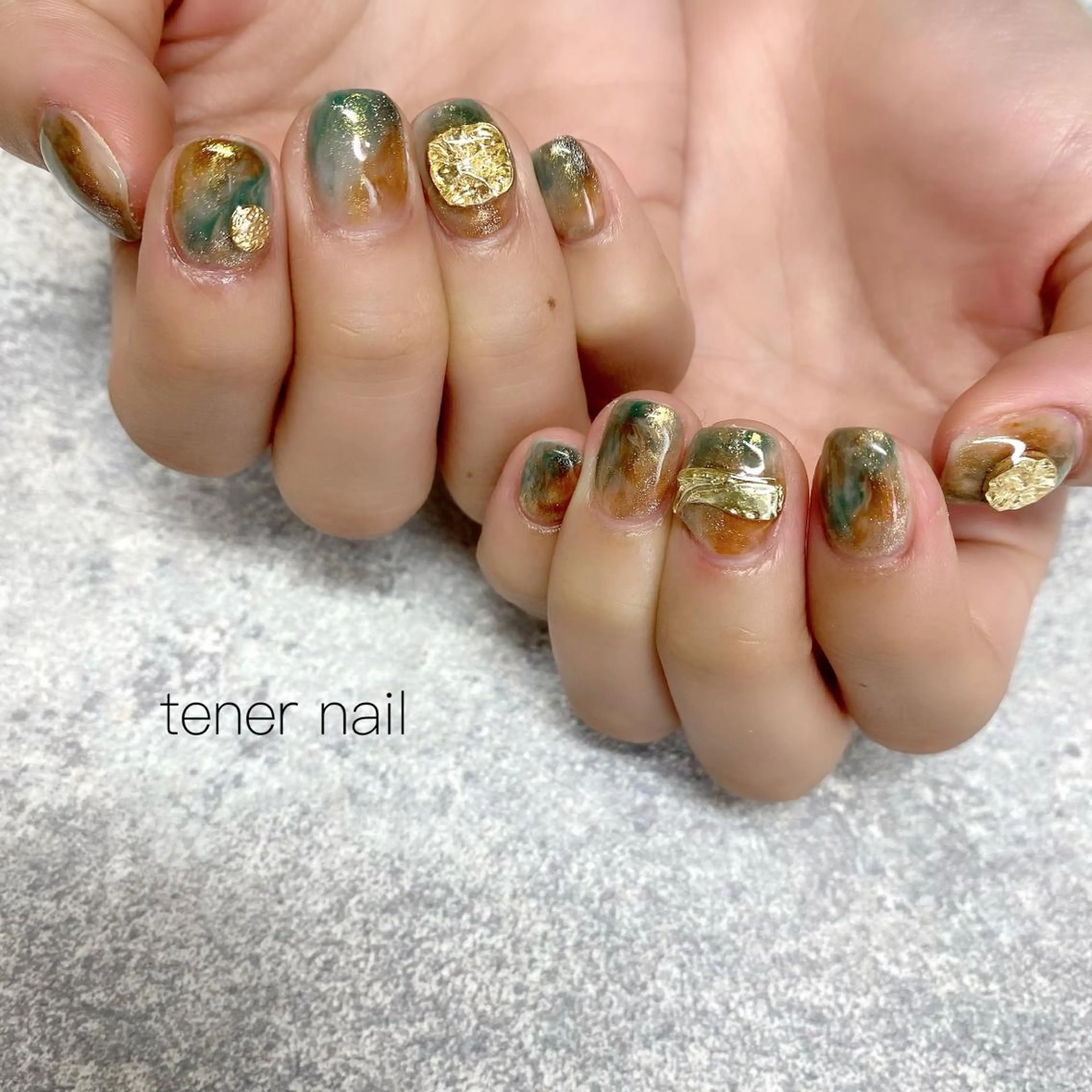 ネイル ゴールド ニュアンスネイル tener  nail  テネルネイル所属・テネルネイル tener nailのネイルデザイン