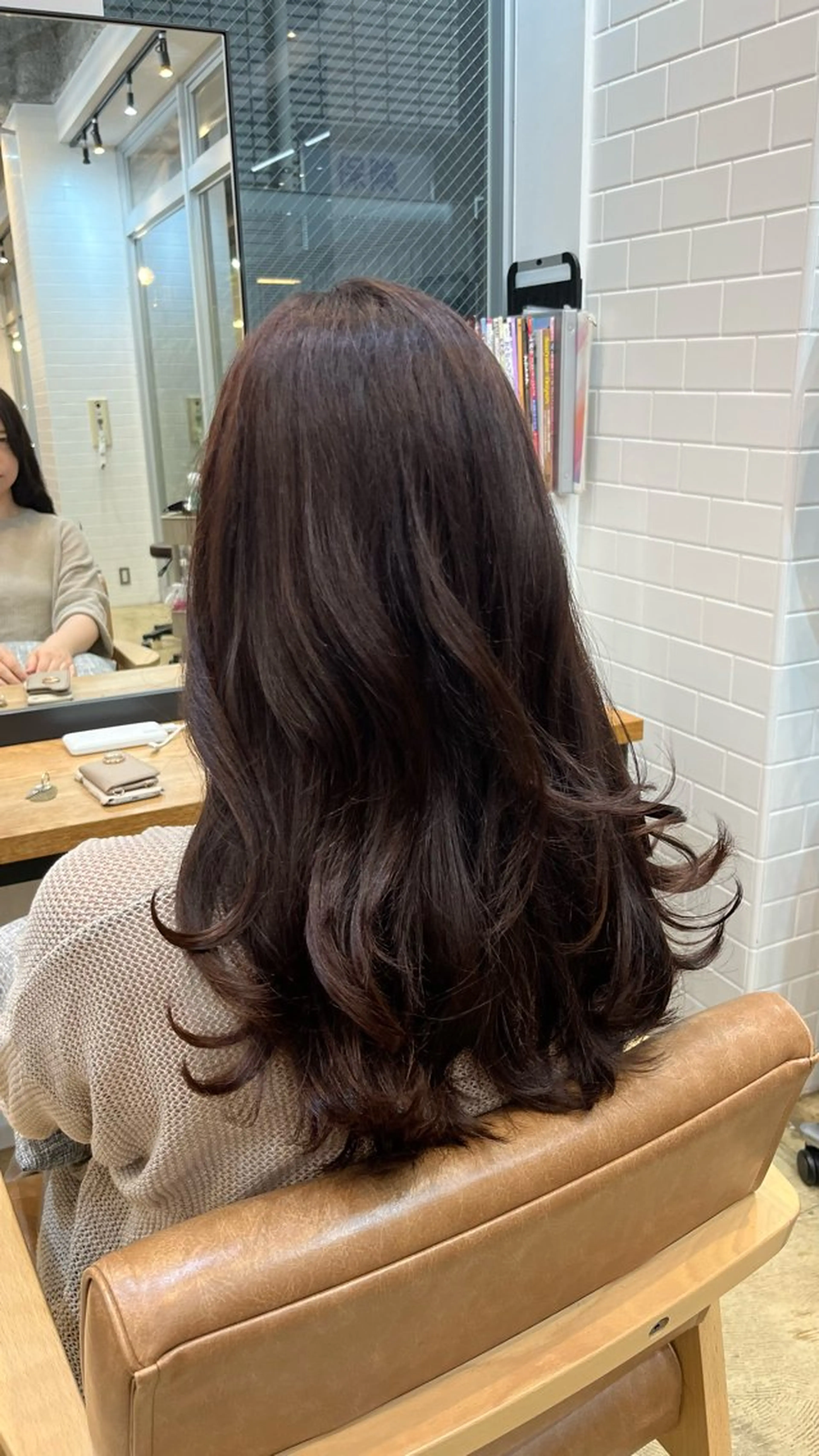 ロング カラー 岡野 豪のヘアスタイル