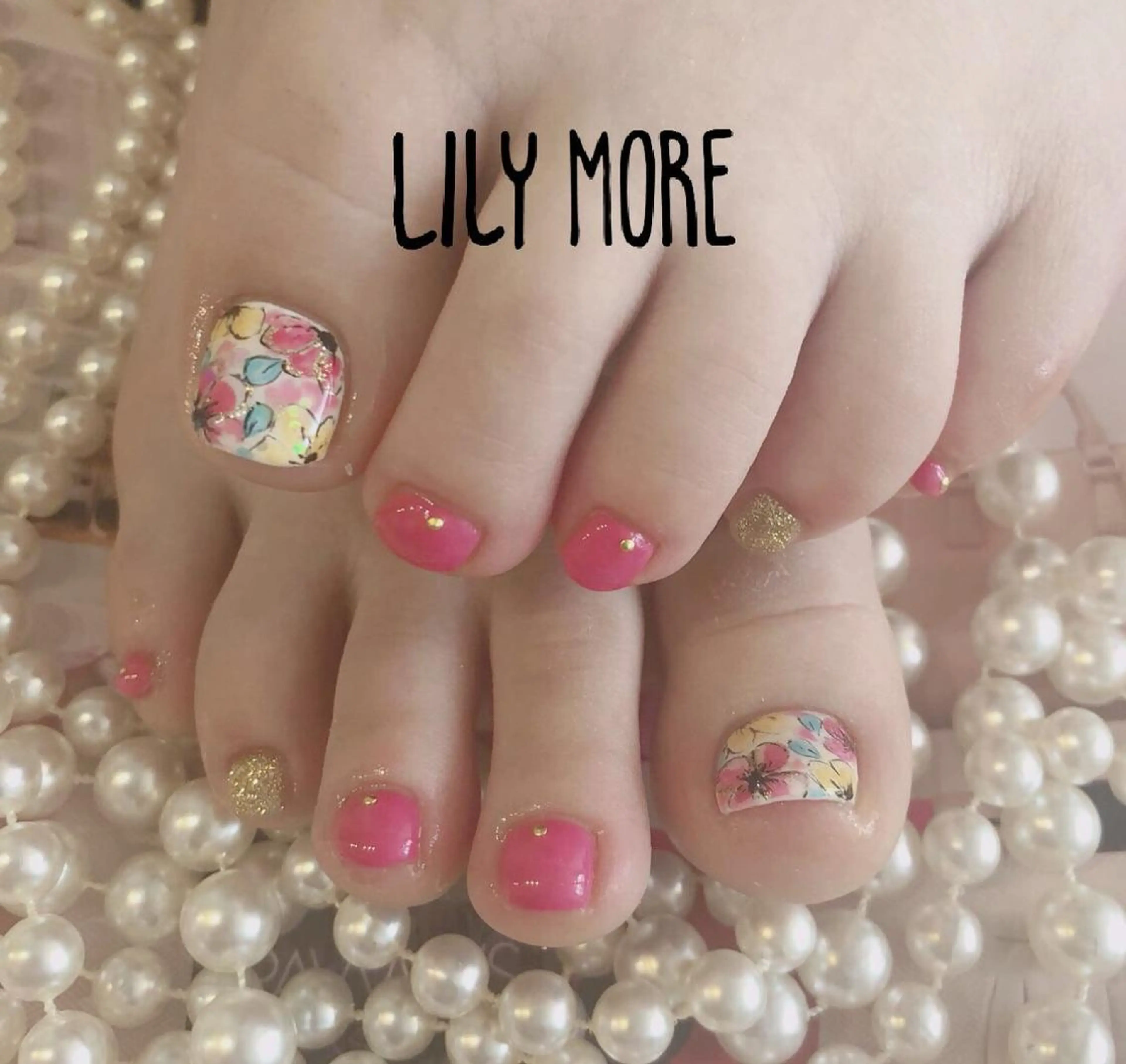 ネイル フラワーネイル フットネイル Lily closetのネイルデザイン