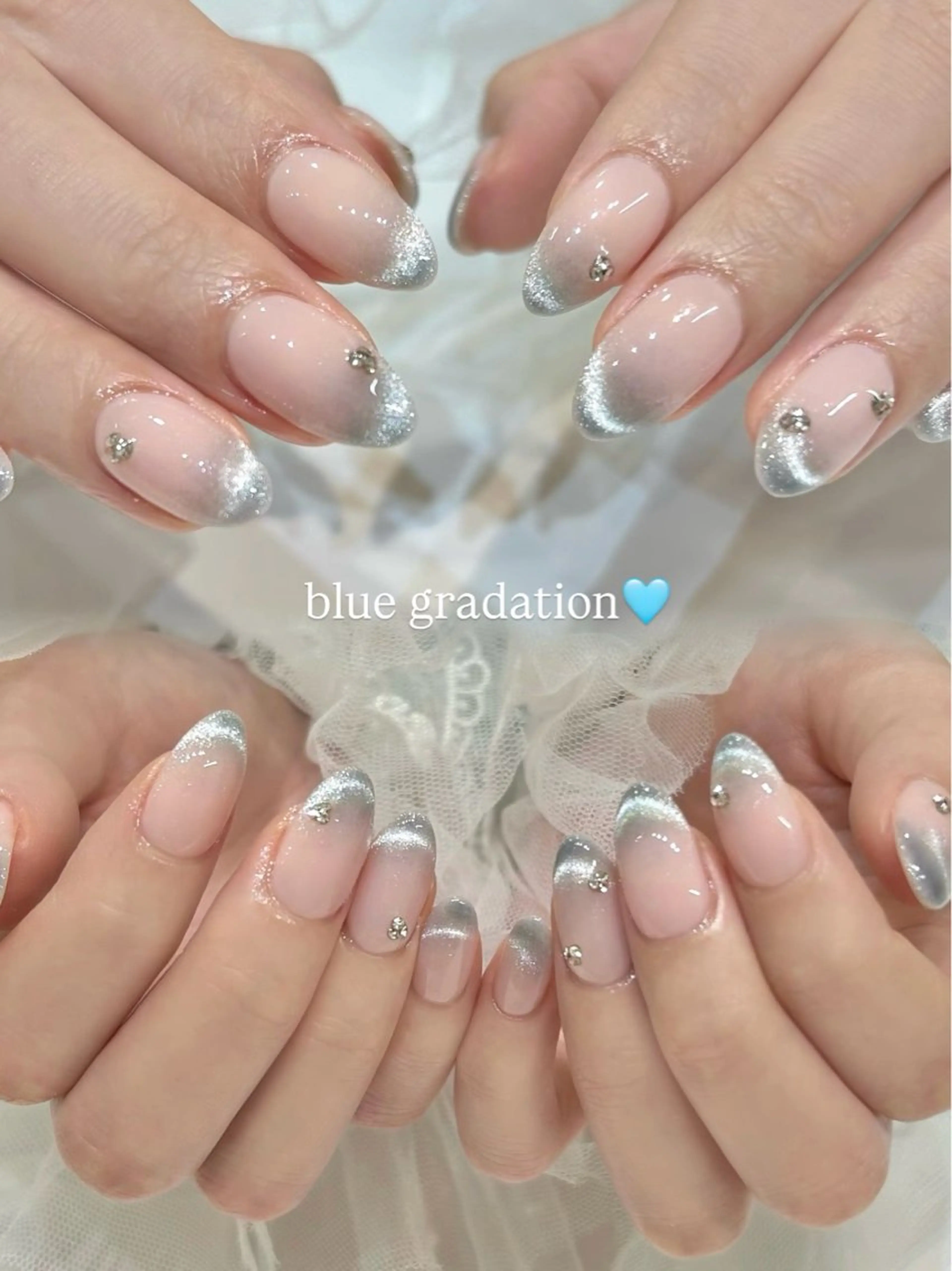 ネイル クリアネイル ジェルネイル グラデーション 水色 マグネットネイル 🎀チーク/ちゅるん 🫧chisa🎀のネイルデザイン