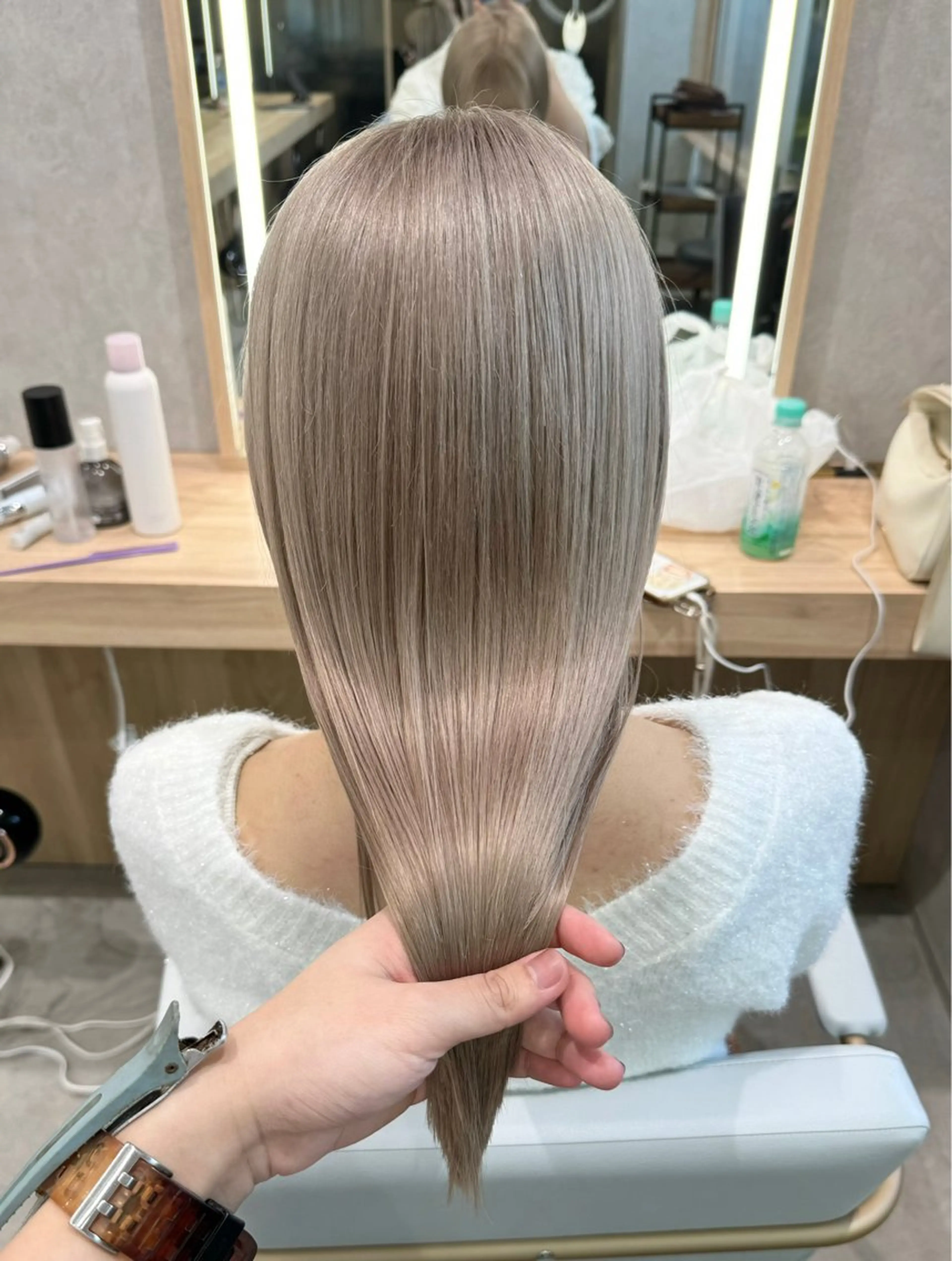 カラー ベージュカラー ホワイトベージュ ヘアカラー トリートメント 《ブリーチ/赤み消し /髪質改善》若松良樹のヘアスタイル