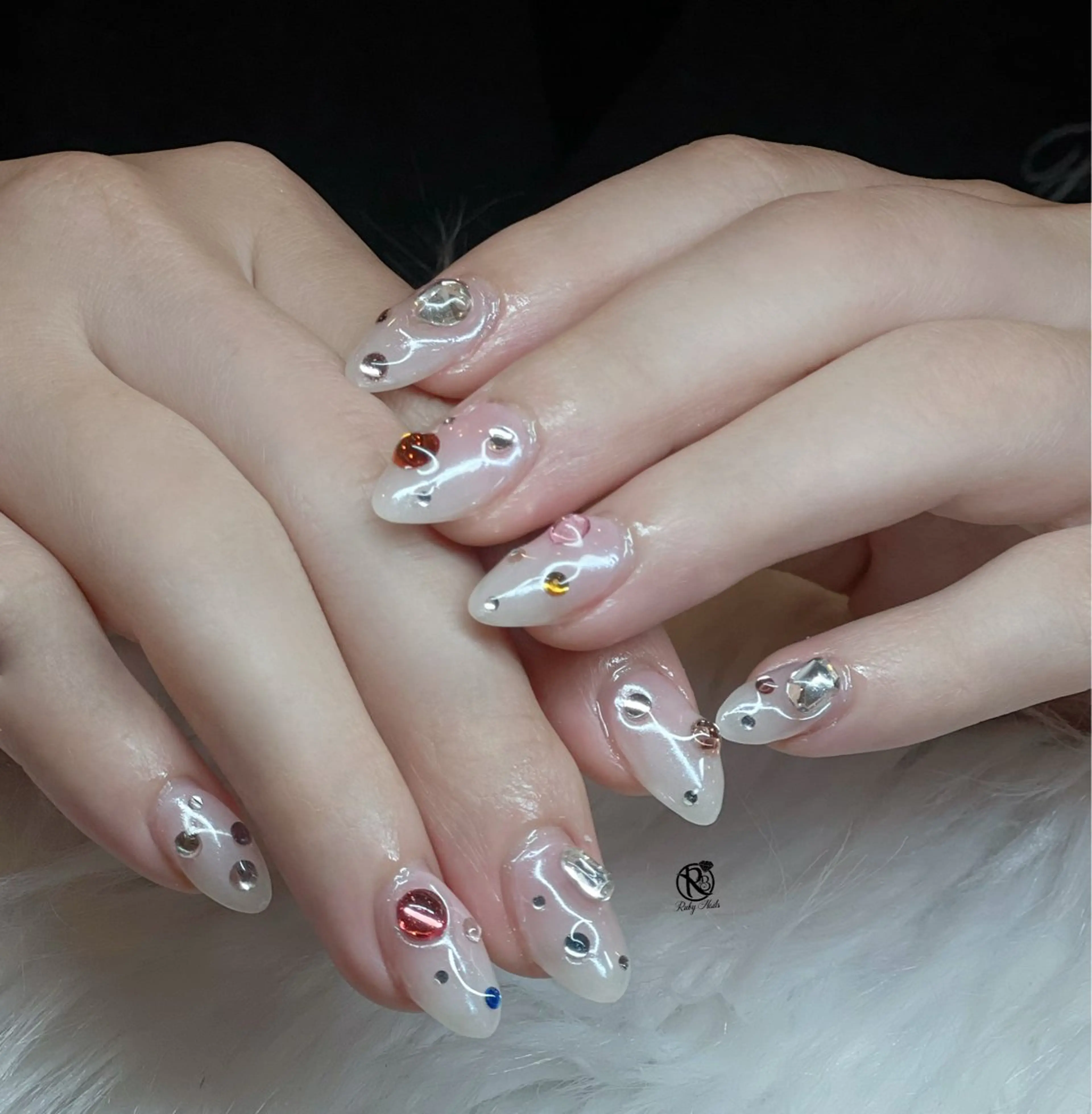 ネイル ボルドー ブラウン チークネイル ドット フットネイル ハンドネイル CHERRYネイルサロン所属・チェリネイルサロン 霞ヶ関のネイルデザイン