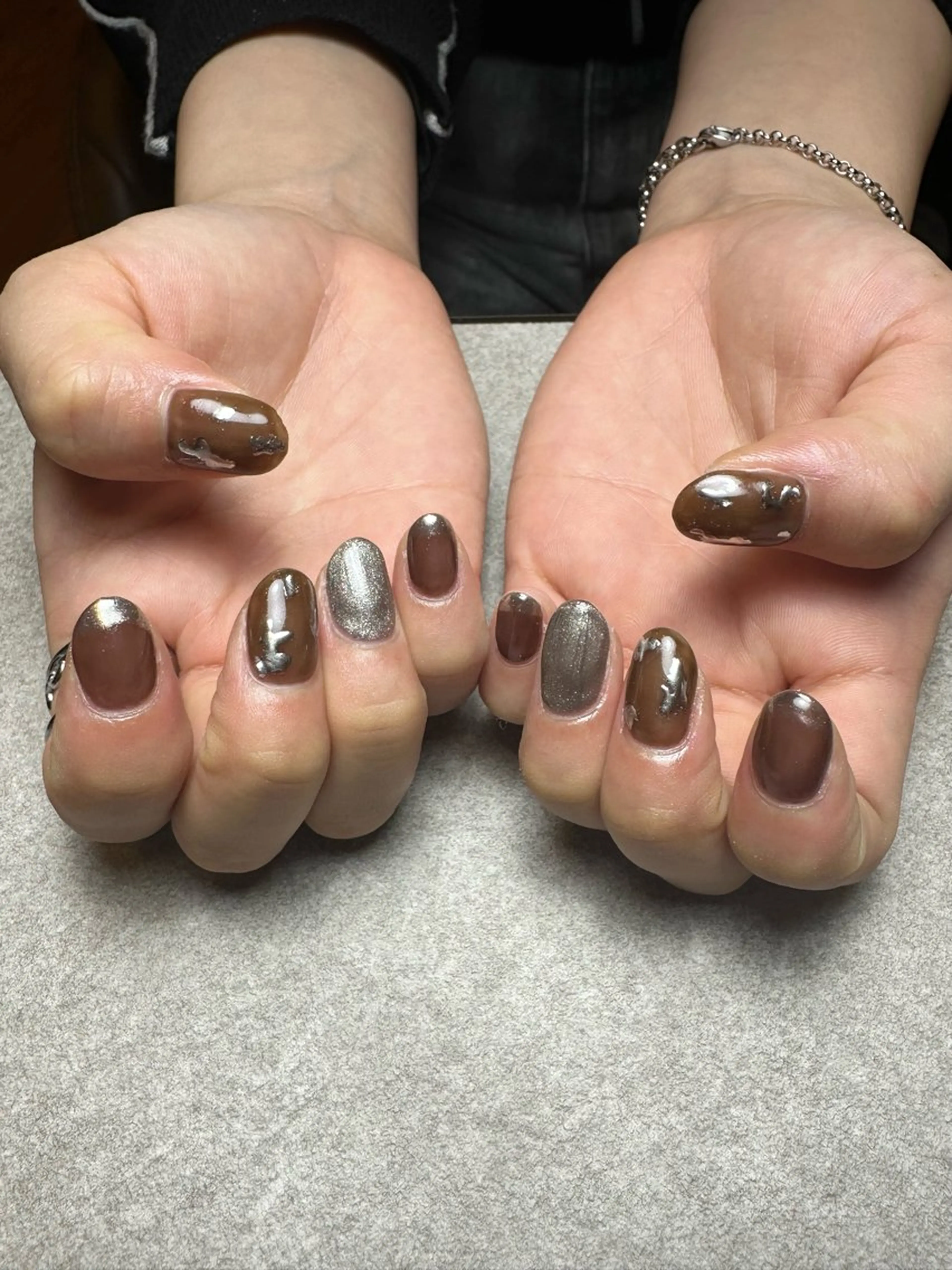 ネイル アニマル柄 シルバー nailroom Anmie.のネイルデザイン