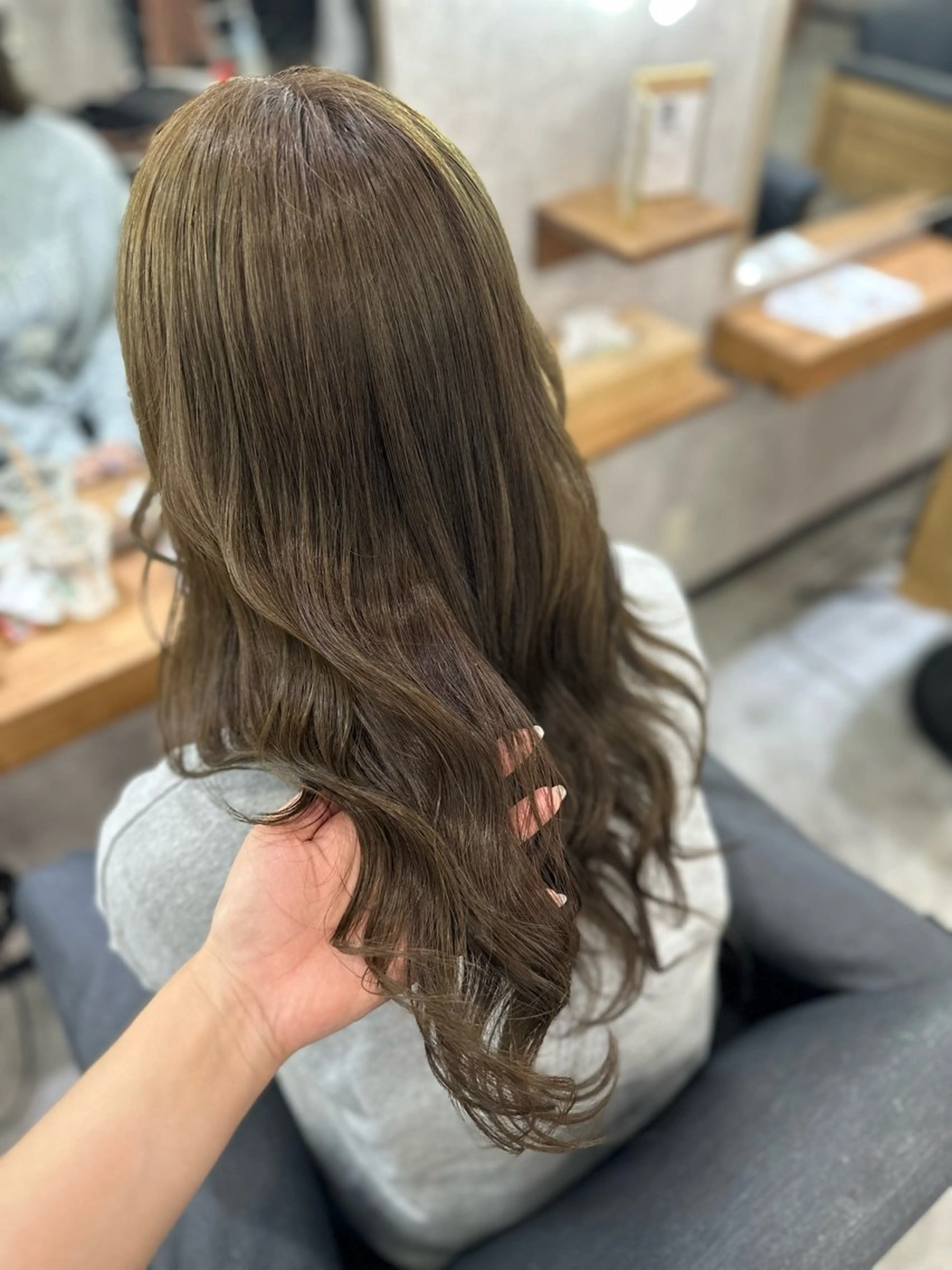 ロング MOURI CHISATOのヘアスタイル