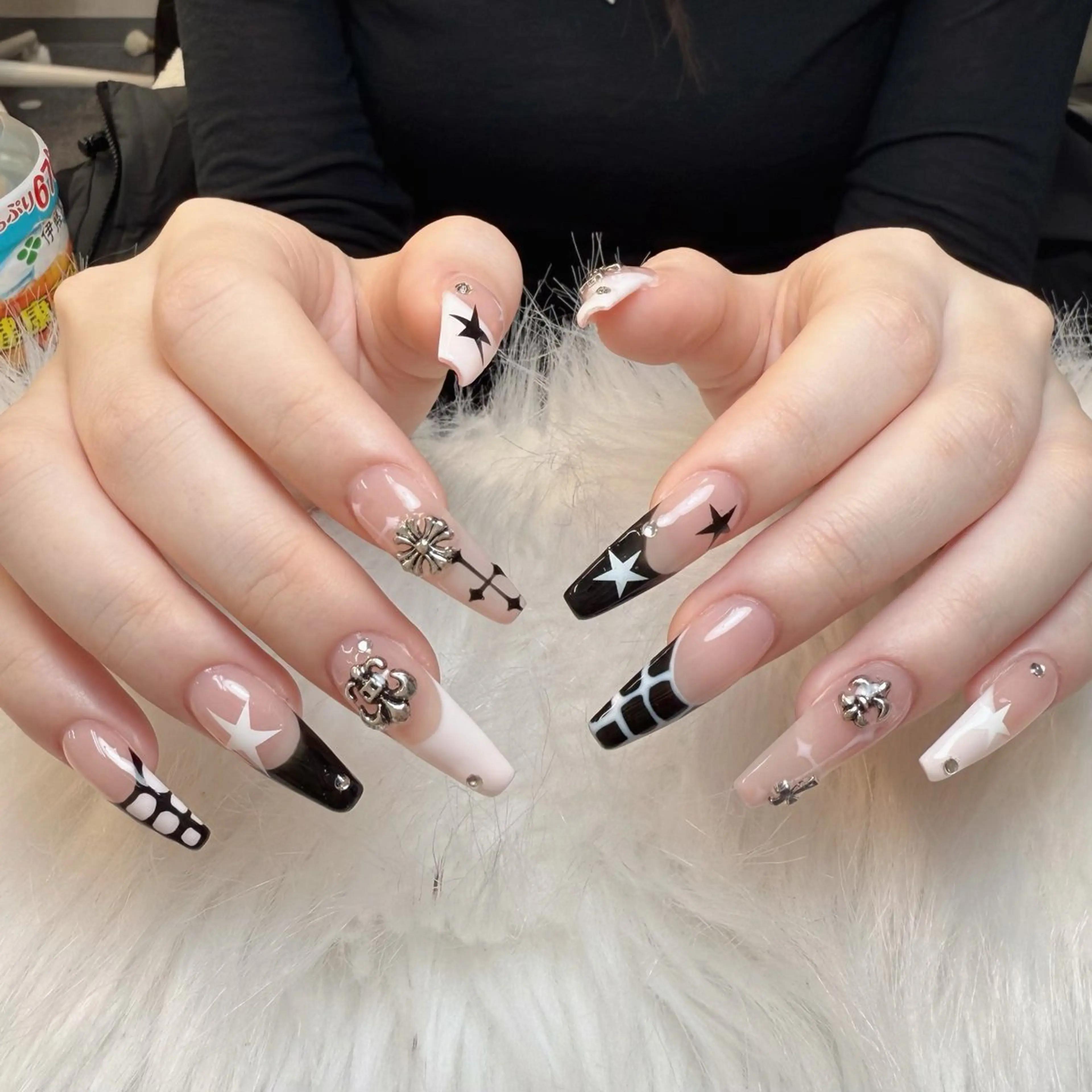 ネイル フレンチネイル ジェルネイル キラキラネイル 韓国ネイル マグネットネイル Julli NailStudioのネイルデザイン