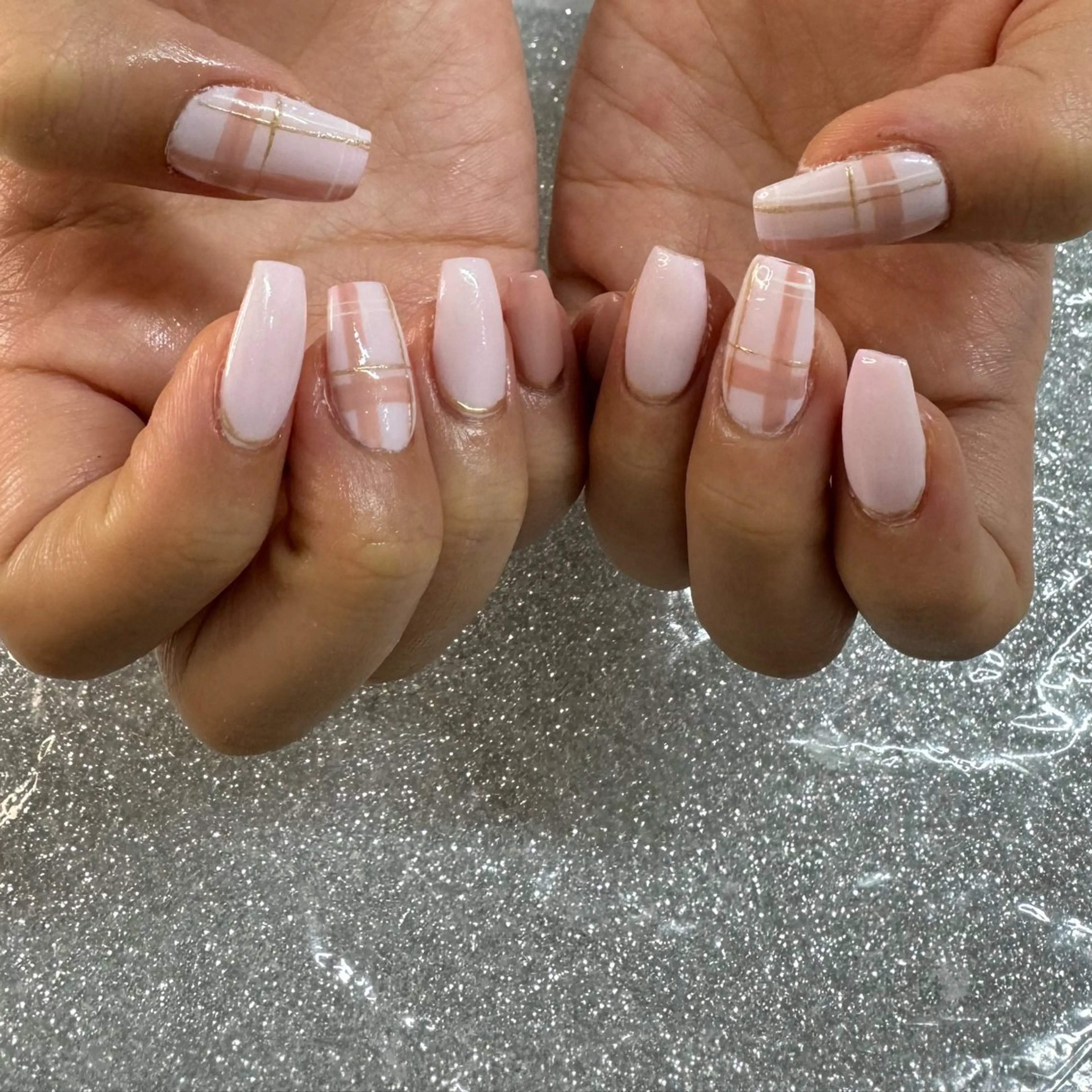 ネイル ハンドネイル VIERU 🌈🎀💖のネイルデザイン