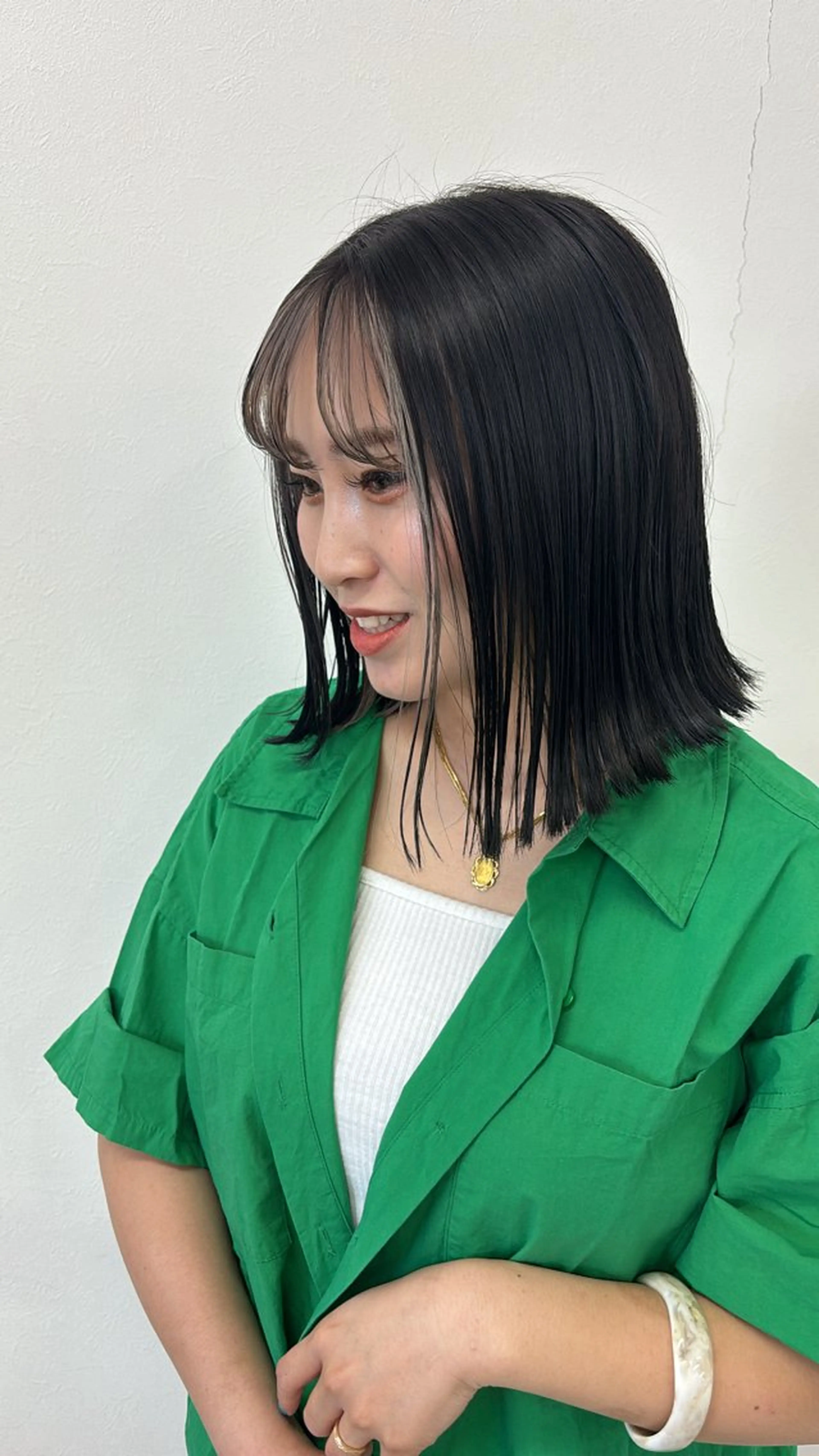 ショート ミストバング カット ヘアカラー 縮毛矯正 吉田 千洸のヘアスタイル