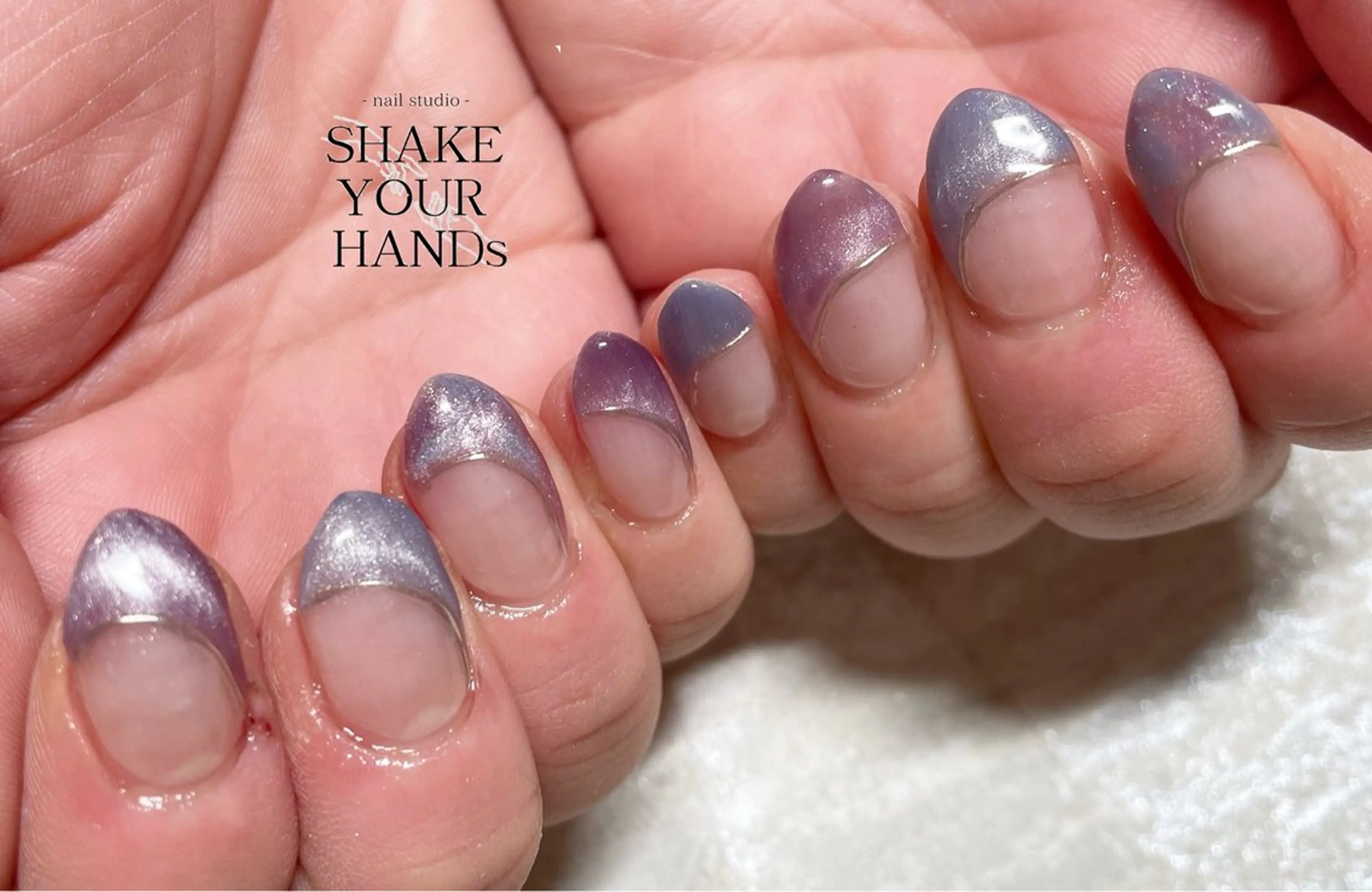 ネイル フレンチネイル マグネットネイル マグネットフレンチ ハンドネイル ネイルスタジオ シェイクユアハンズのネイルデザイン