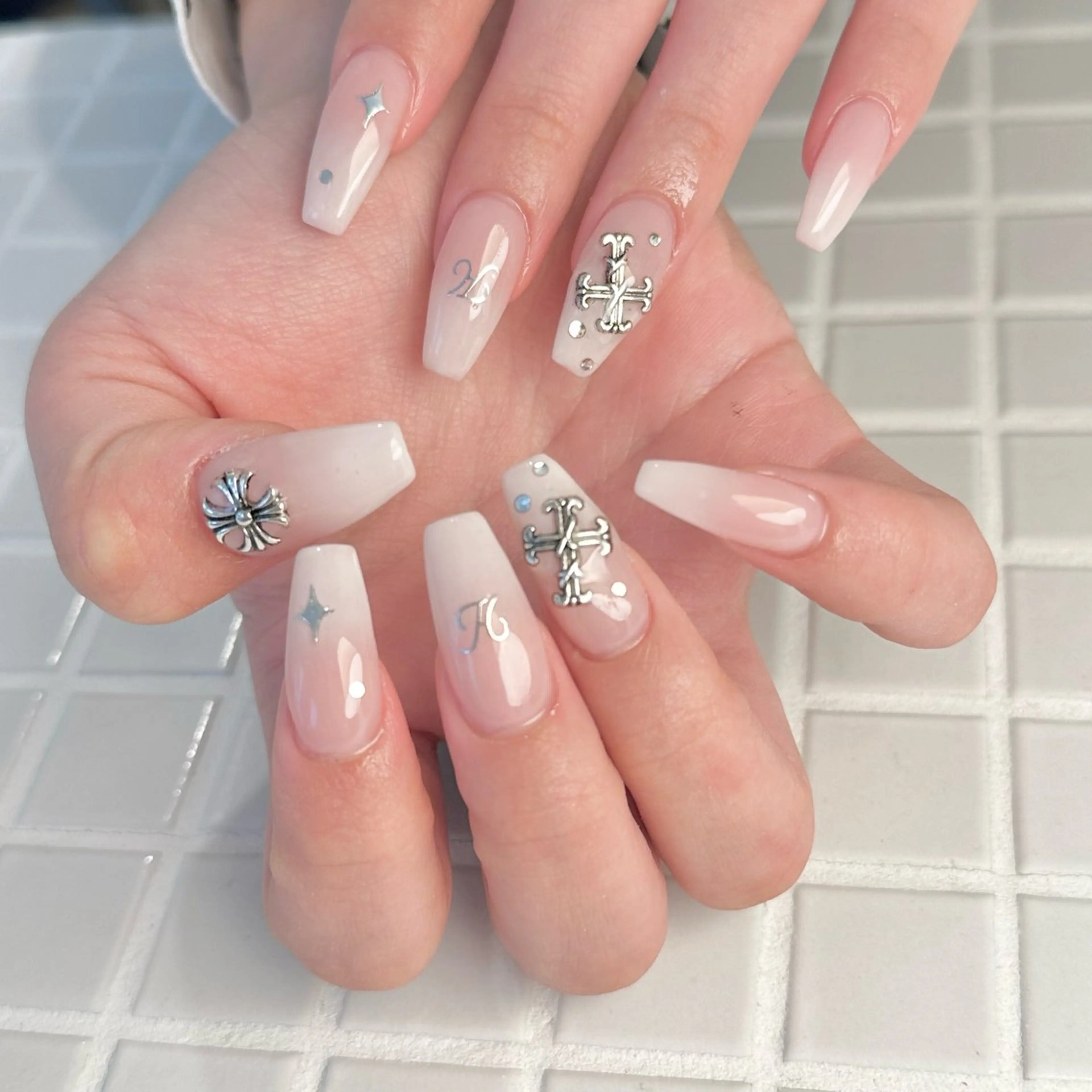 ネイル ハンドネイル yuka🩶 渋谷.表参道Nailのネイルデザイン