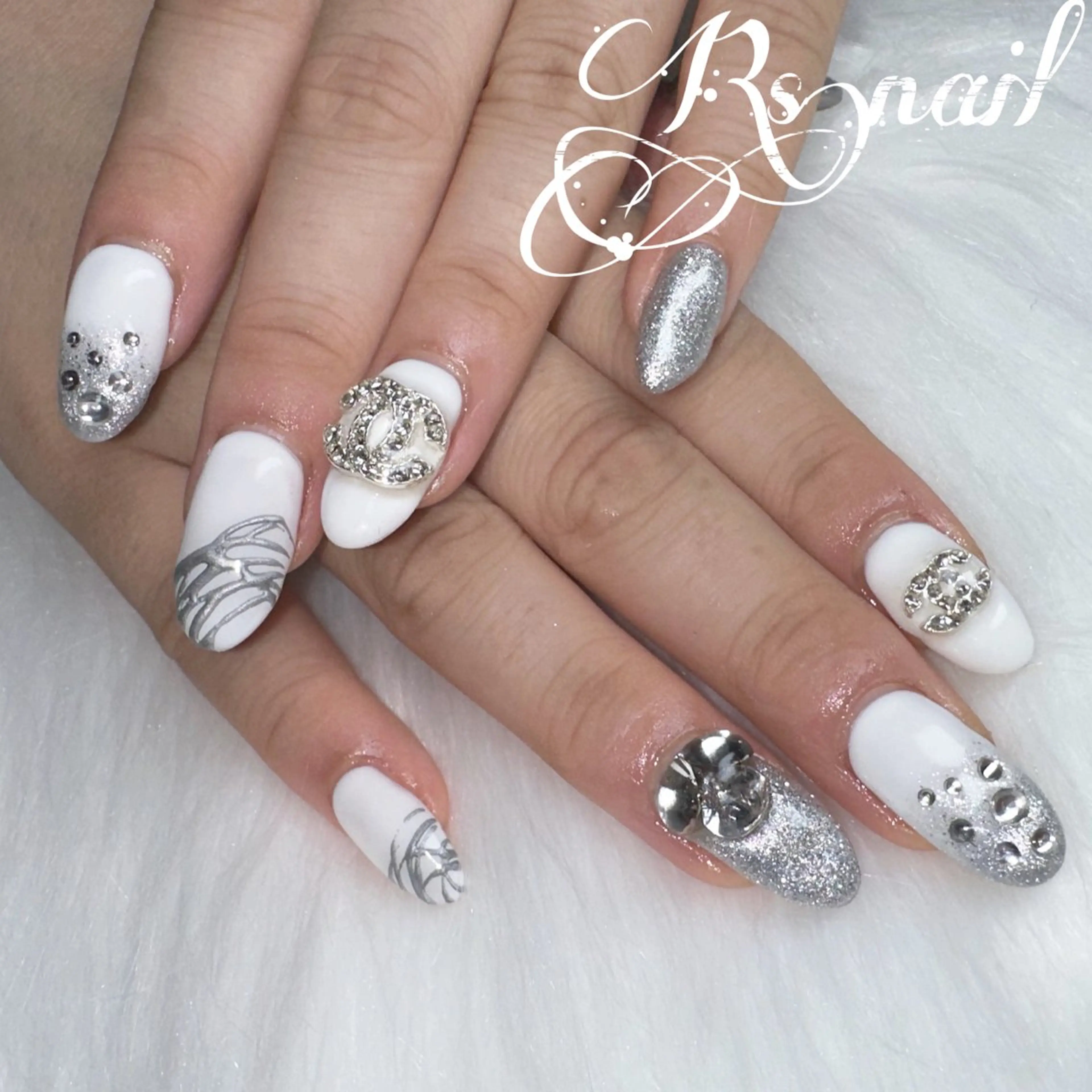 ネイル 加藤 麗華のネイルデザイン