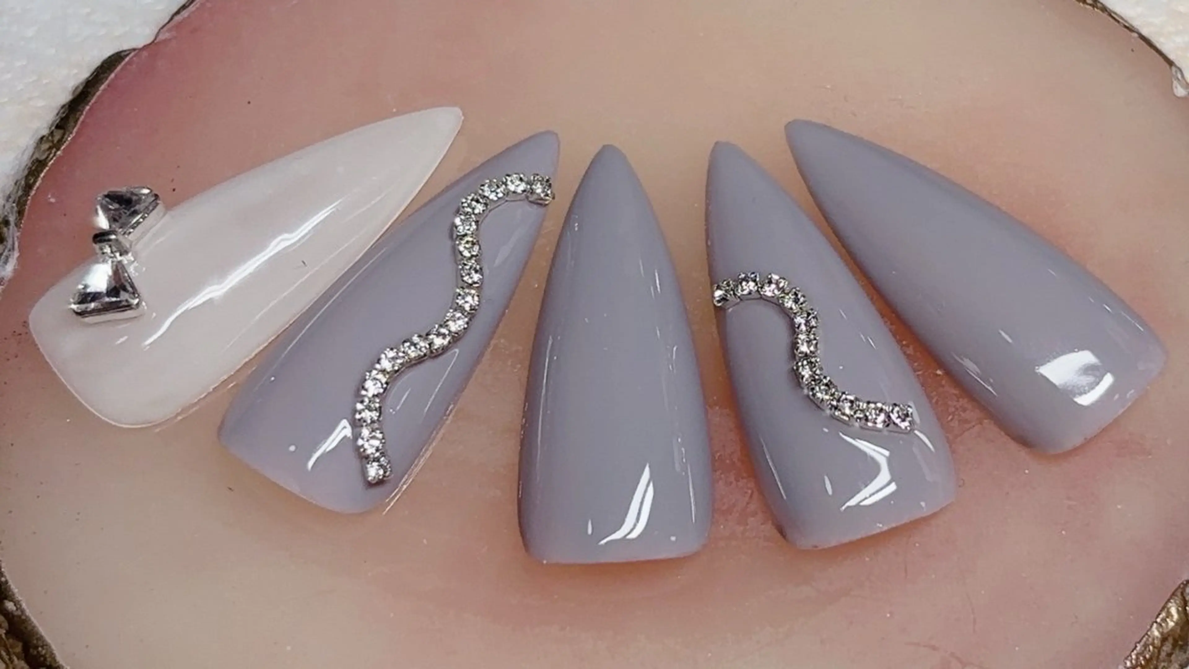 ネイル ハンドネイル H3 Nail Tsuki🦋💙のネイルデザイン