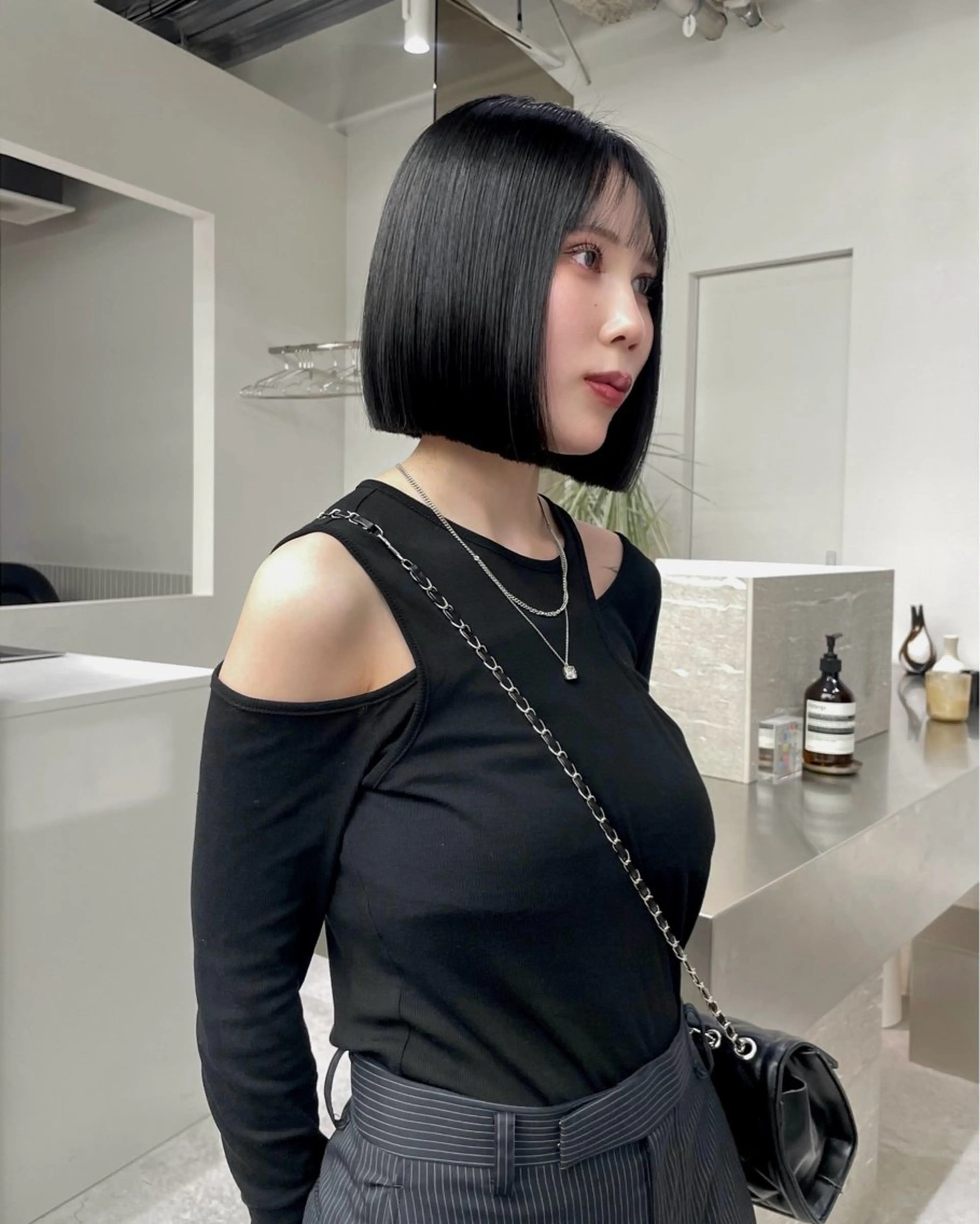 ミディアム カラー 黒髪 ボブ stén所属・HARUKA/原宿 ハイトーン/レイヤーのヘアスタイル