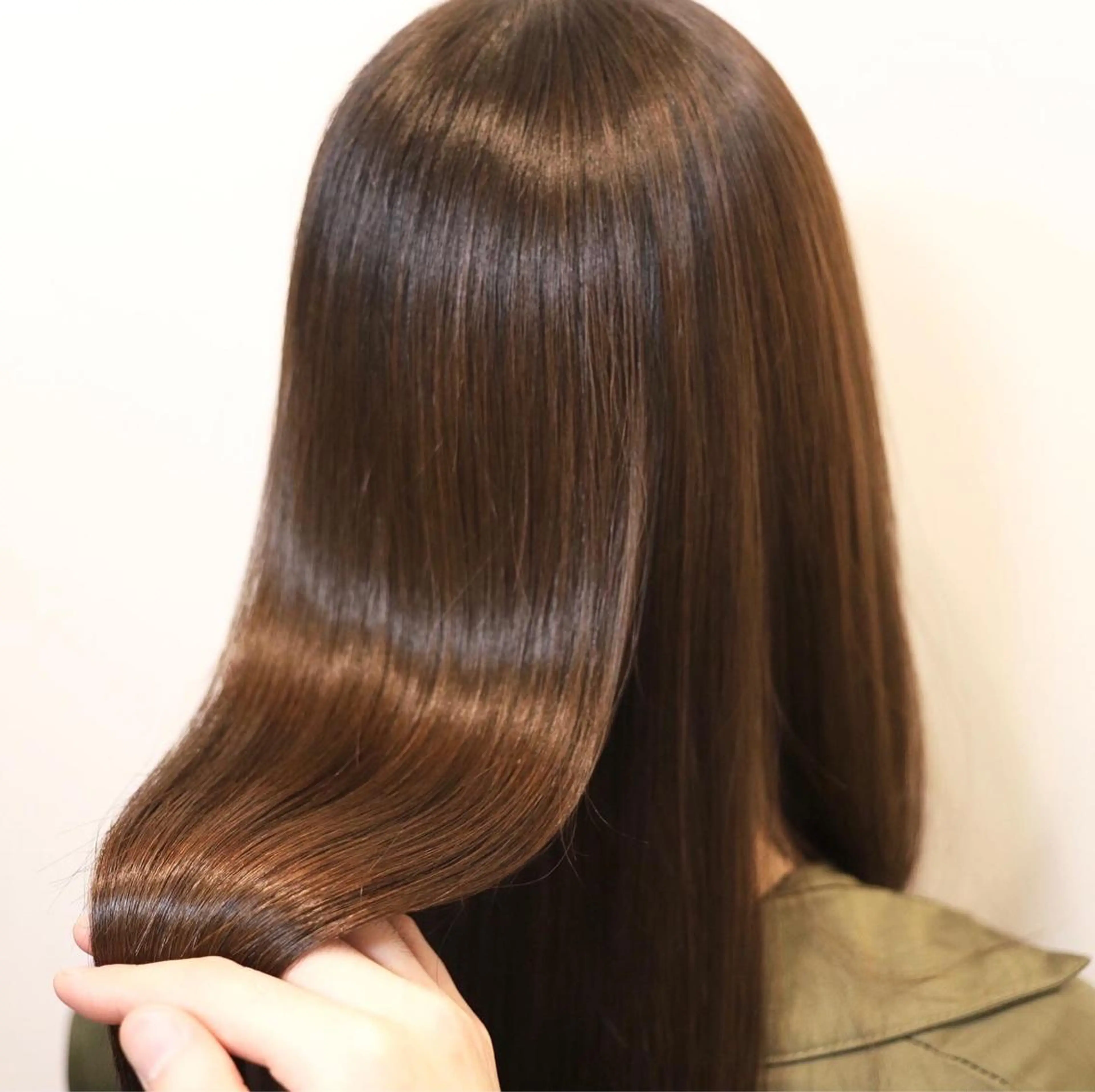 🌟【SNSで話題】高濃度炭酸ケアつき🌟カット＋ヘアリセッター+【髪質改善】ULTOWAトリートメントの写真