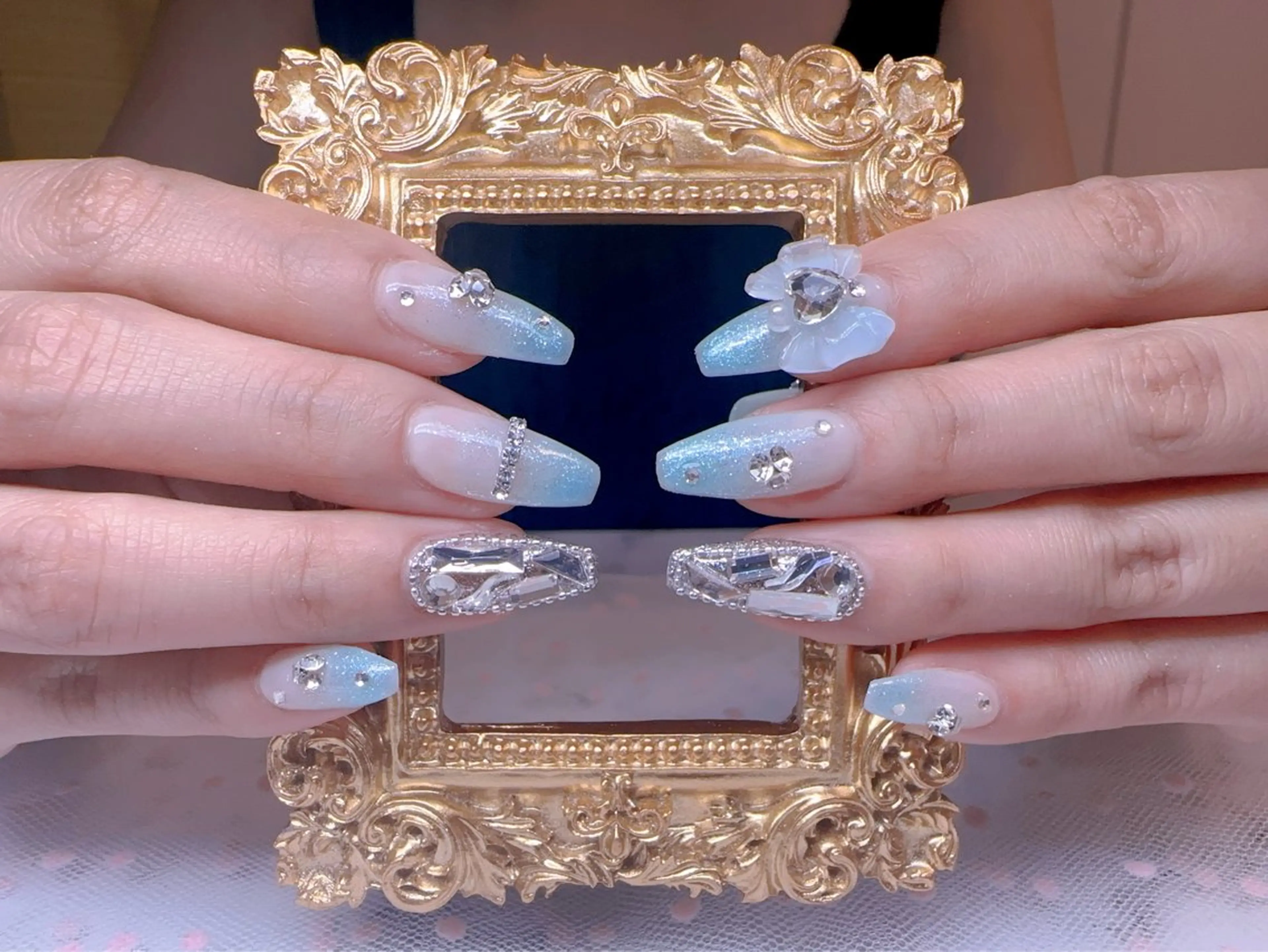 ネイル オーロラネイル フットネイル 韓国ネイル ラメ(グリッター) ラメグラデーション Belle nail salon 新小岩のネイルデザイン