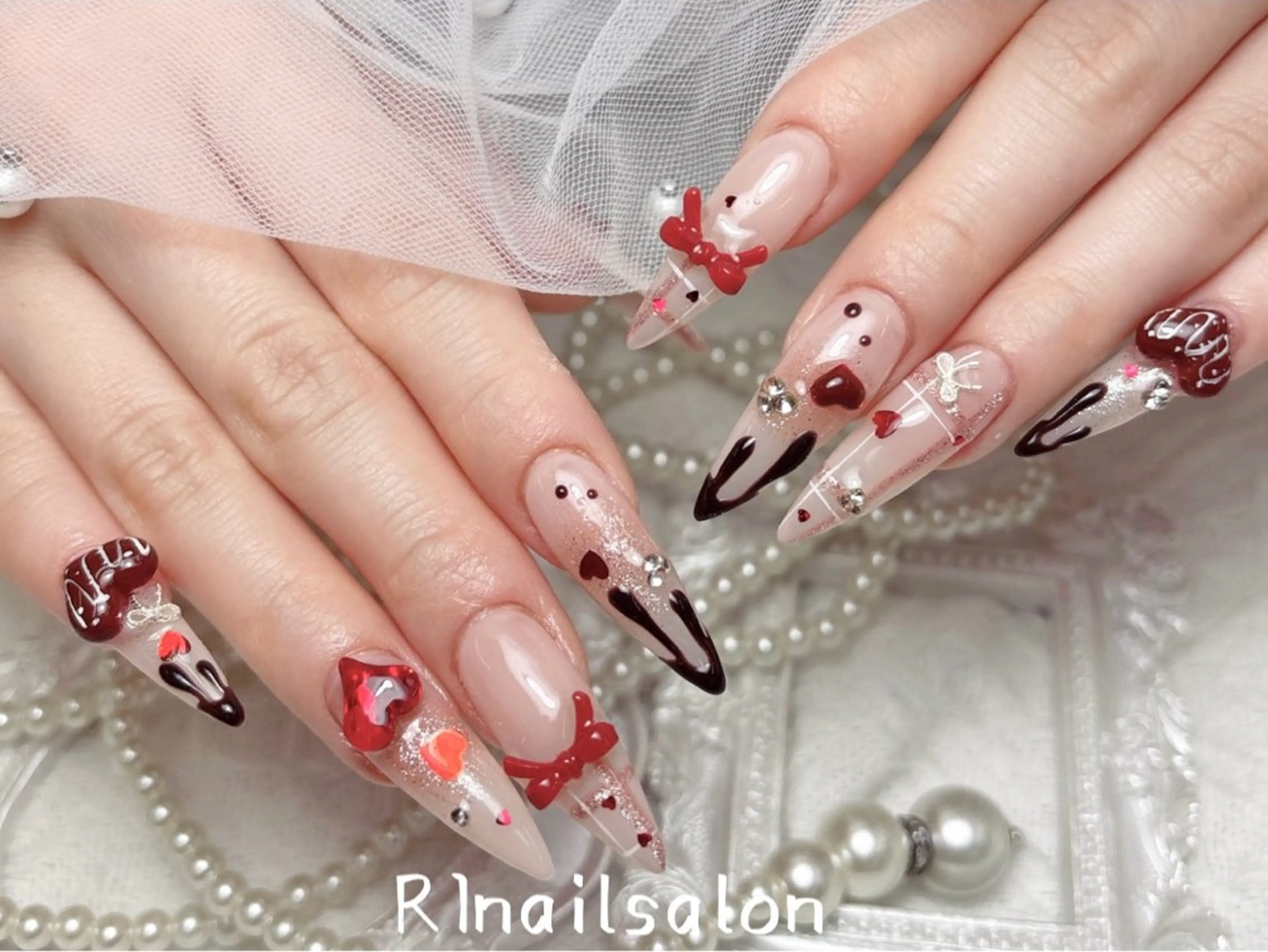 ネイル ジェルネイル 韓国ネイル マグネットネイル 持ち込み ワンカラーネイル ハンドネイル ハンドケア R1🎀Nail💕 池袋東口店のネイルデザイン