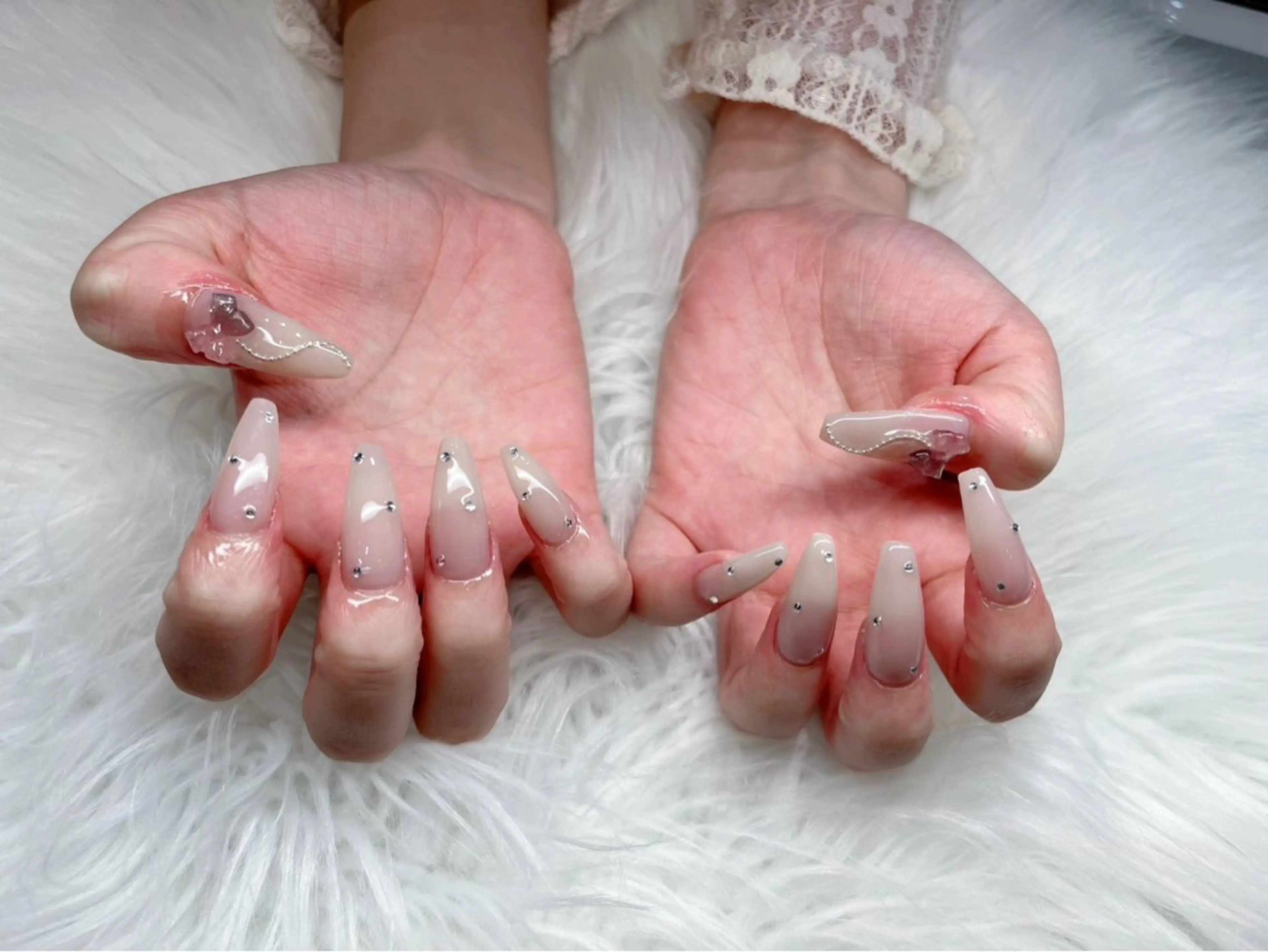 ネイル フレンチネイル ガラスフレンチ ロングネイル マグネットネイル ニュアンスネイル ハンドネイル XIMINANAIL SALON堀江店のネイルデザイン