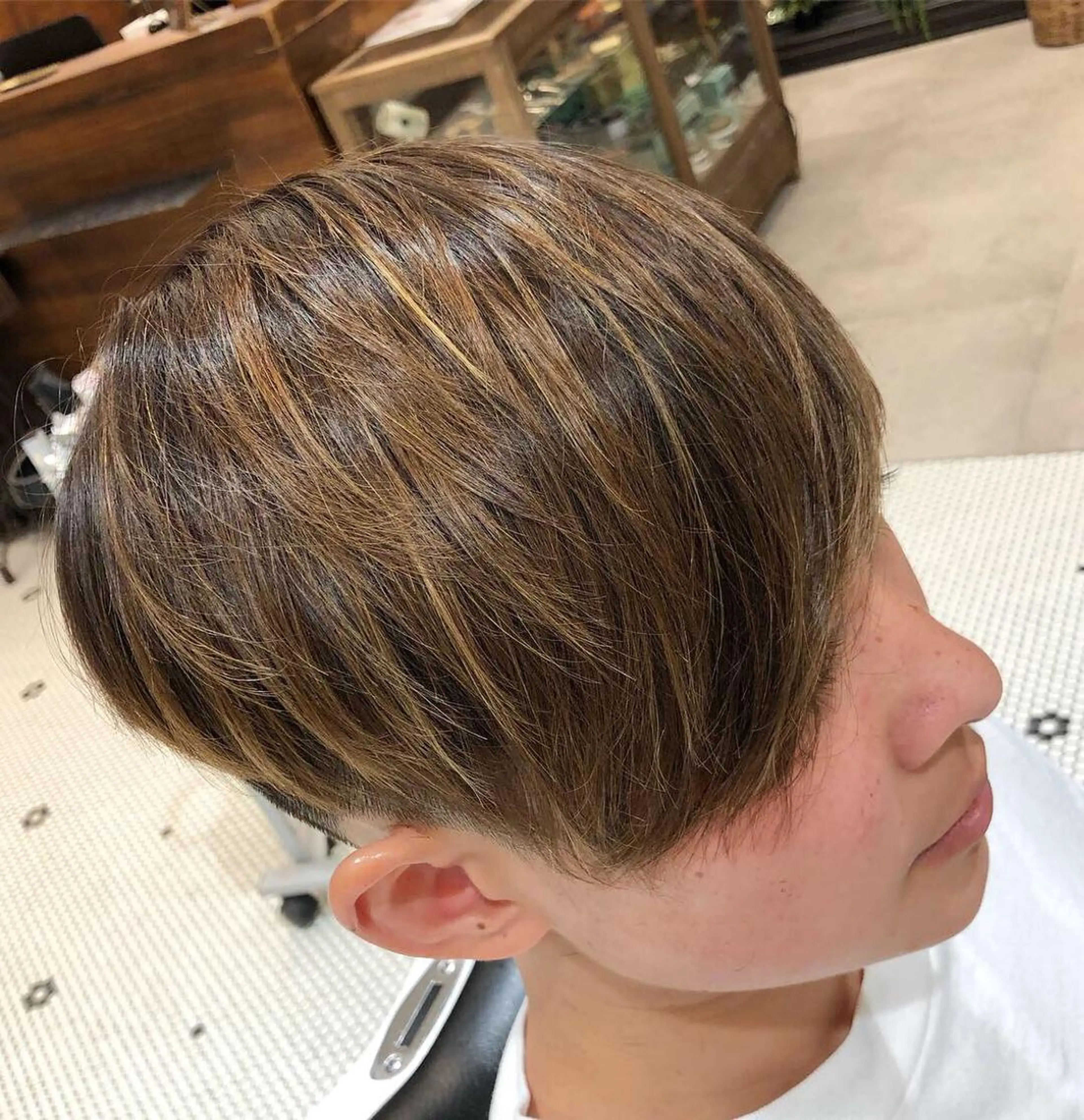 ショート カラー THE AWESUM所属・メンズスタイル強化中 TONNY（トニー）のヘアスタイル