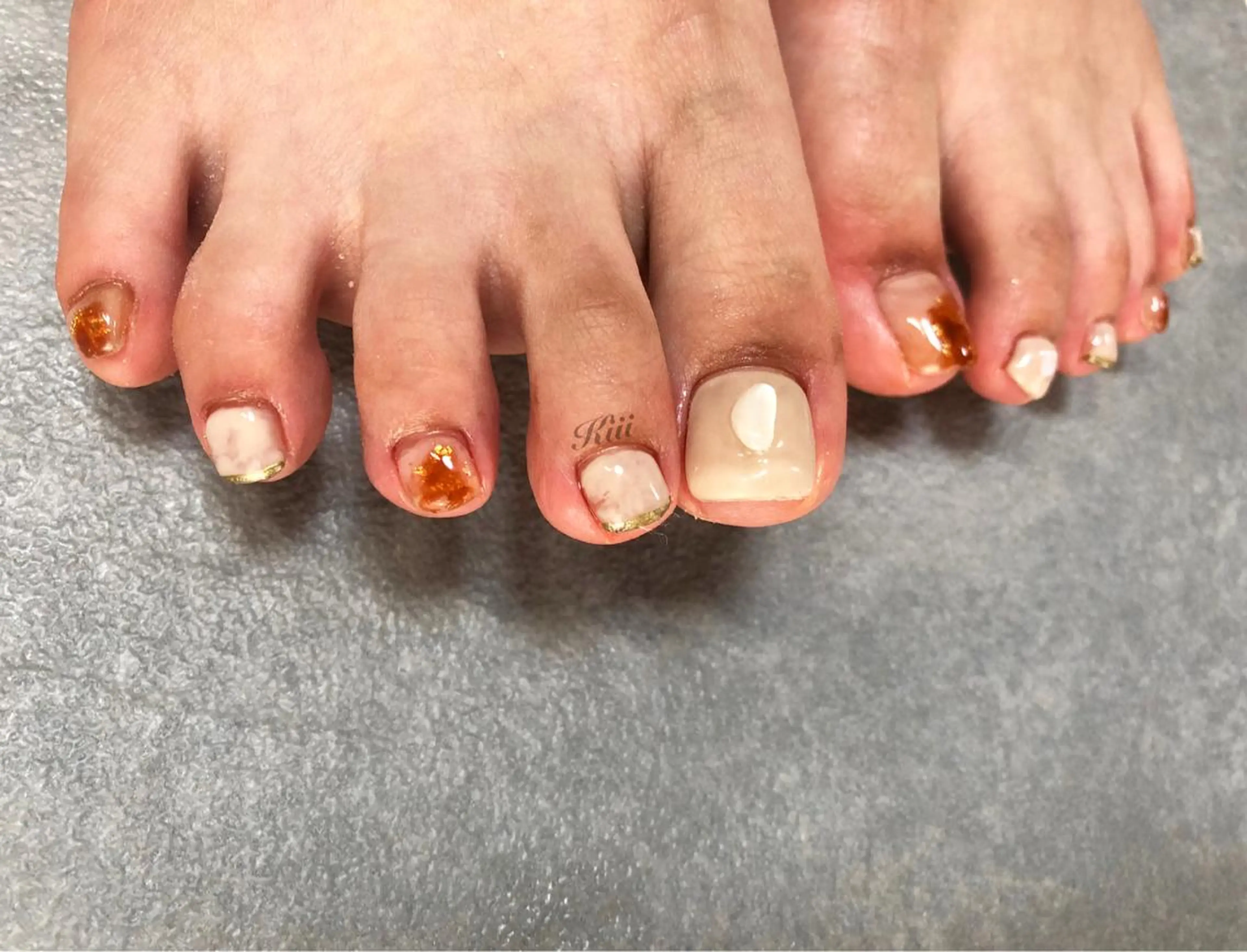 ネイル フットネイル ハンドネイル フットネイル kiii.__ ✴︎*のネイルデザイン