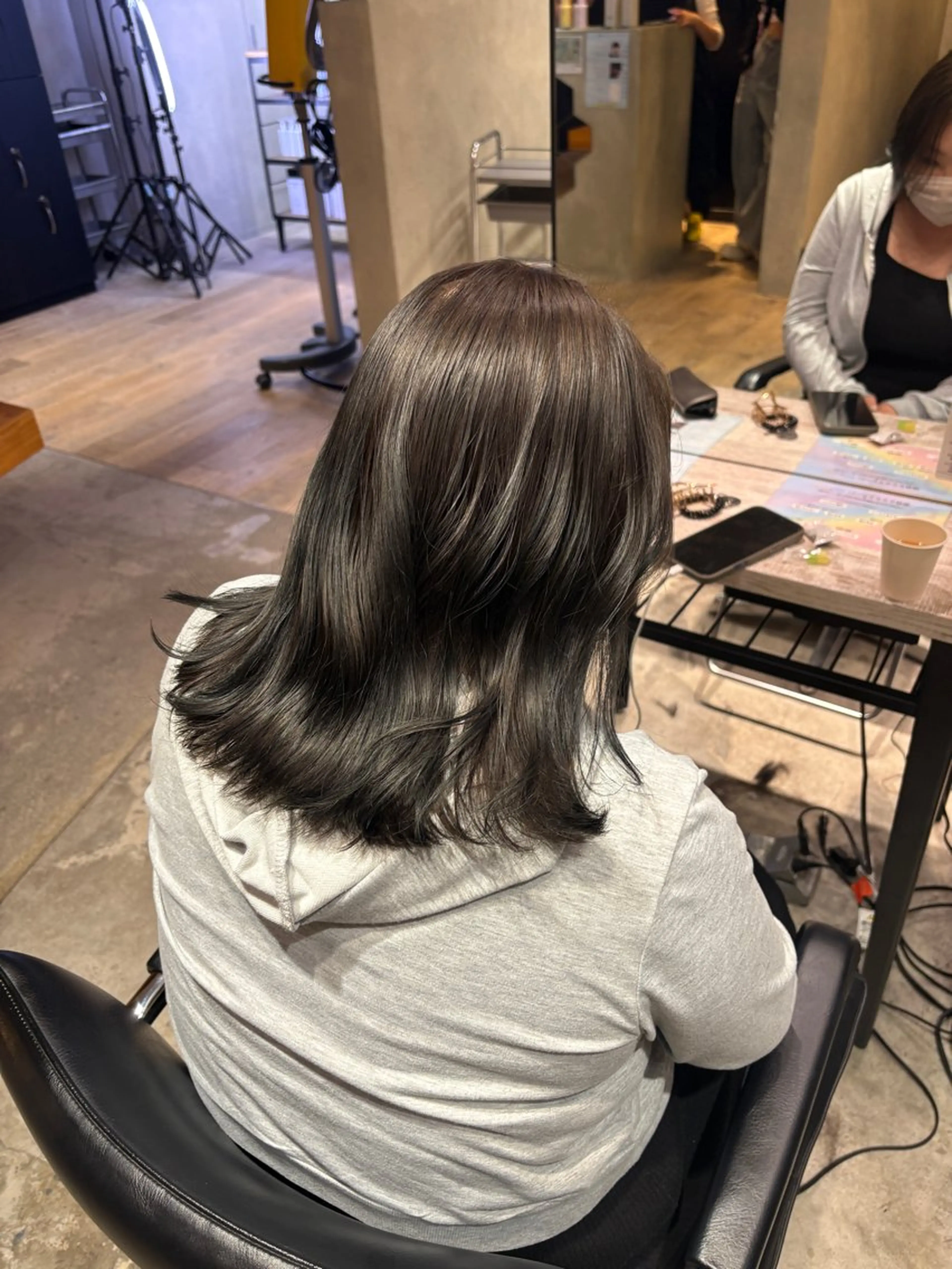 ミディアム カラー ヘアカラー トリートメント ヘアセット 🫧ハイトーン×艶 カラー🫧 Rionのヘアスタイル