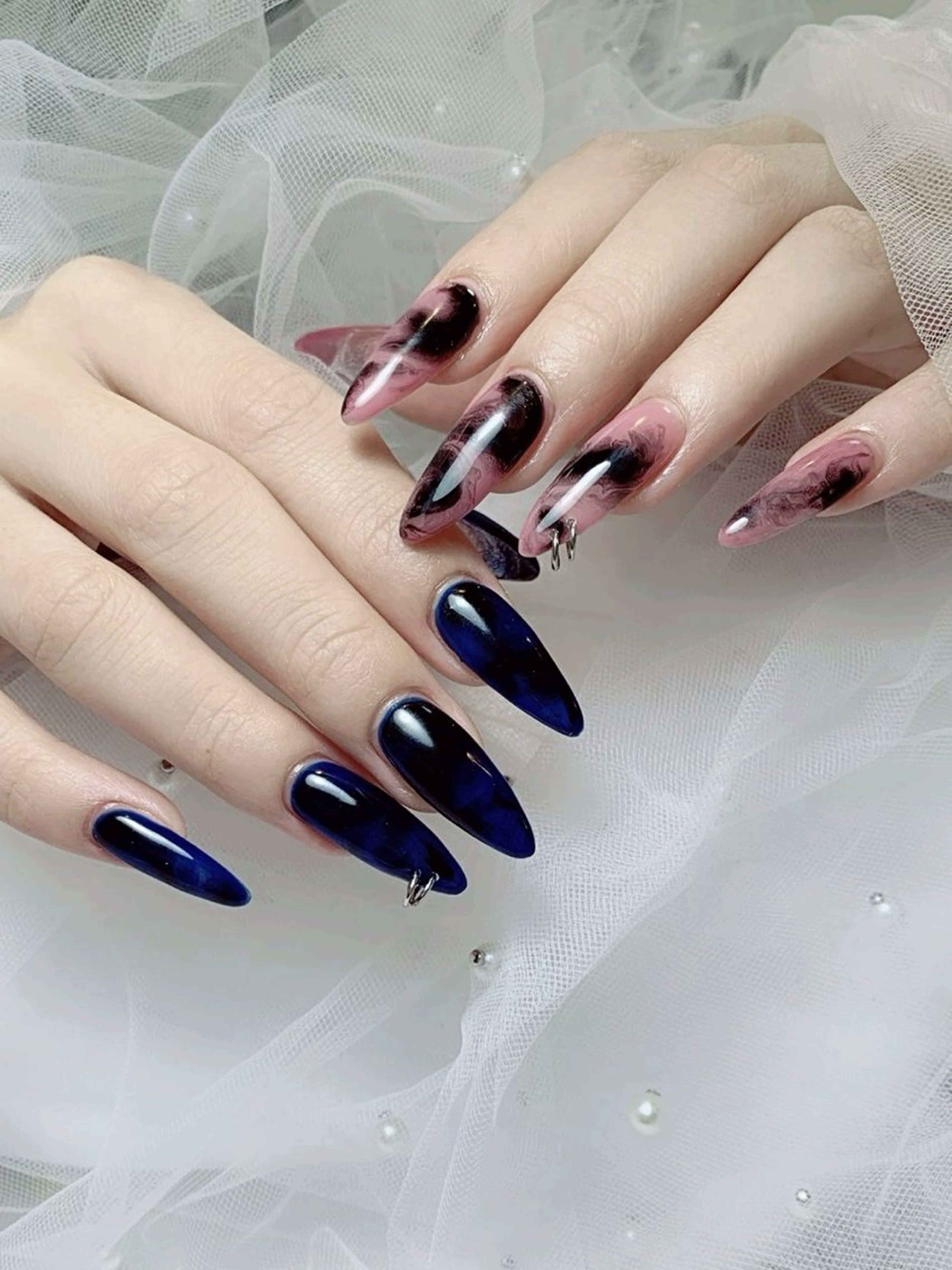 ネイル フレンチネイル ジェルネイル ハート 韓国ネイル マグネットネイル ハンドネイル ネイルサロン lotusのネイルデザイン