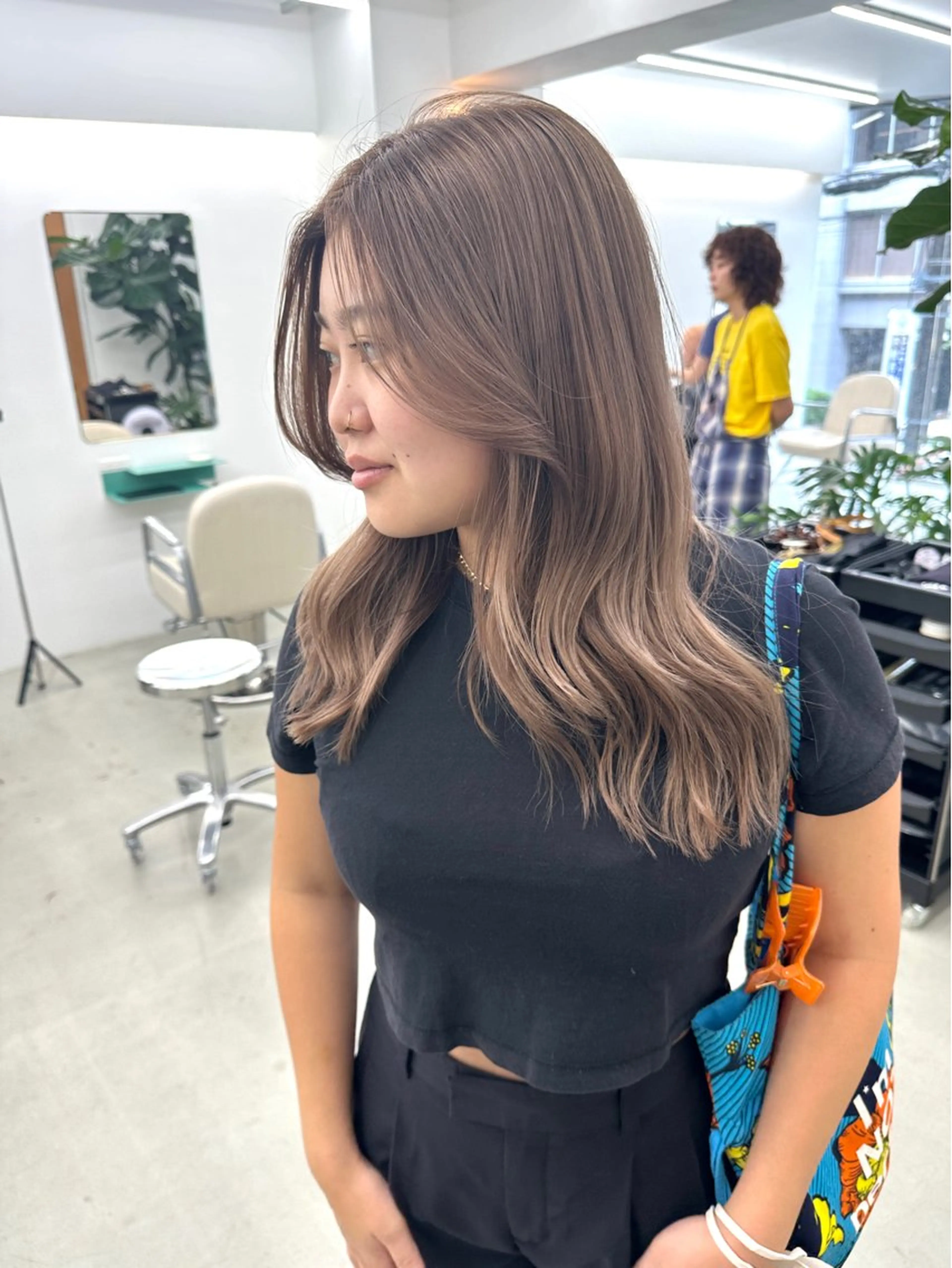 ロング カラー ベージュカラー ブリーチ ミルクティーベージュ ヘアカラー トリートメント ボブ/レイヤー/ケア パーマ/リュウタのヘアスタイル