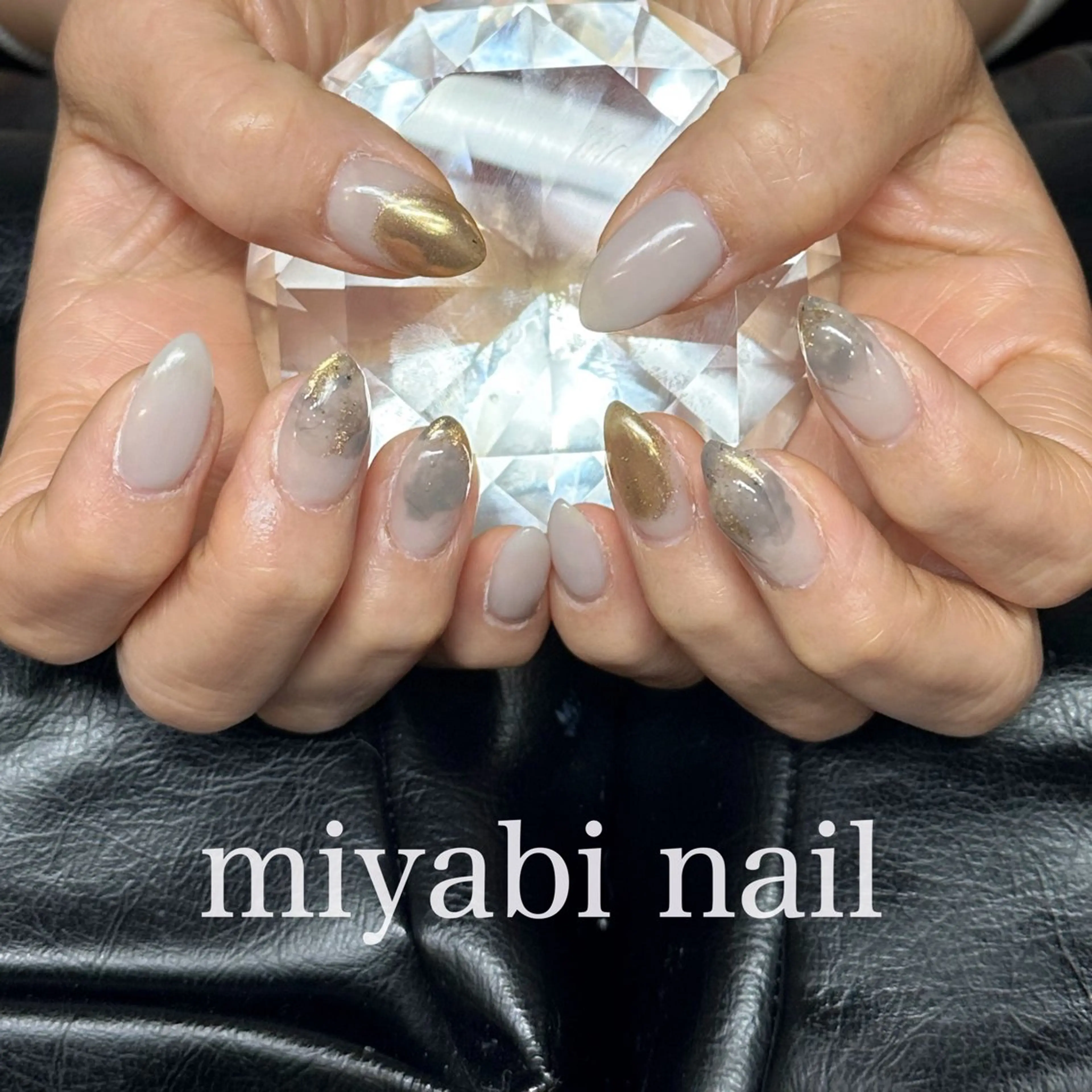 ネイル ゴールド ミラーネイル 持ち込み ニュアンスネイル ぷっくりネイル ハンドネイル miyabi nail 桂川駅近くのネイルデザイン